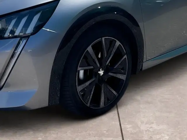 Peugeot 208 view 15