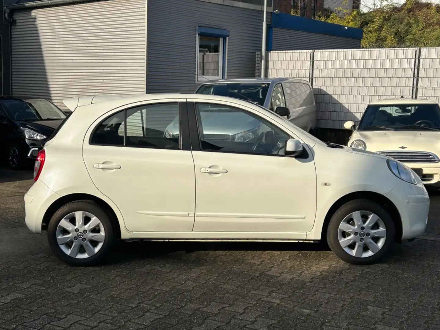 Nissan Micra Tekna Navi Panorama Sitzheizung PDC 1.Hand Weiß - 2