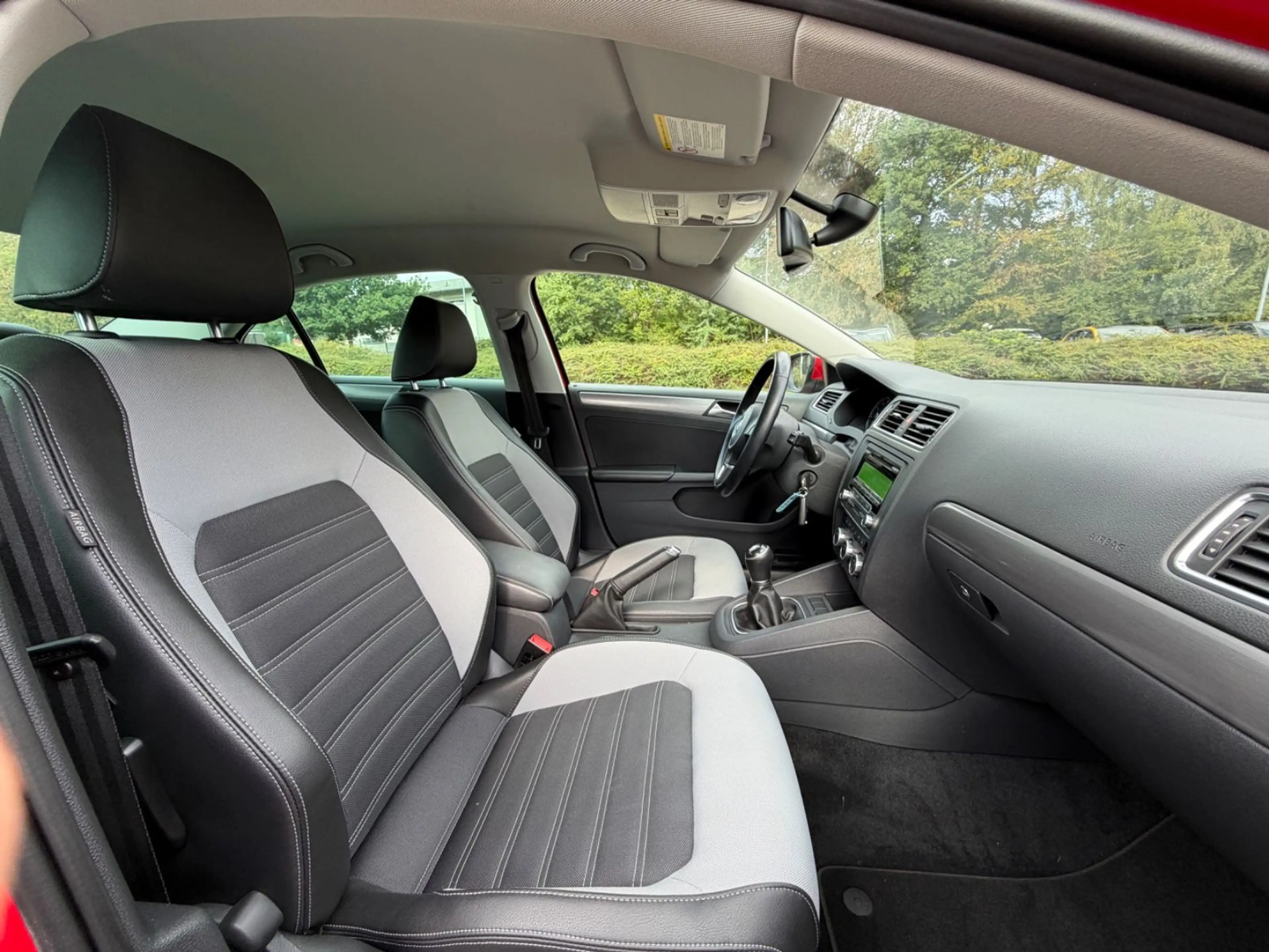 Volkswagen Jetta Highline, Sport-Paket, Bluetooth, 1. Hand — photo 15