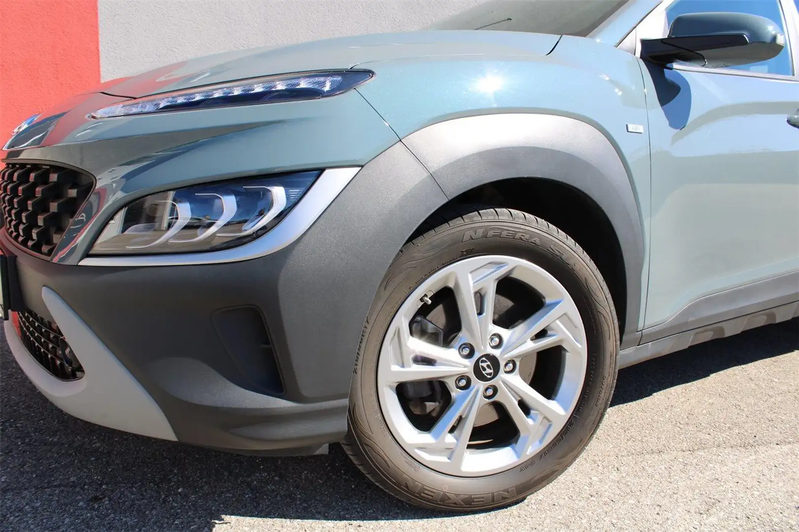 Hyundai KONA Kona 1,0 T-GDi 48V 2WD Trend Line Gris - 2