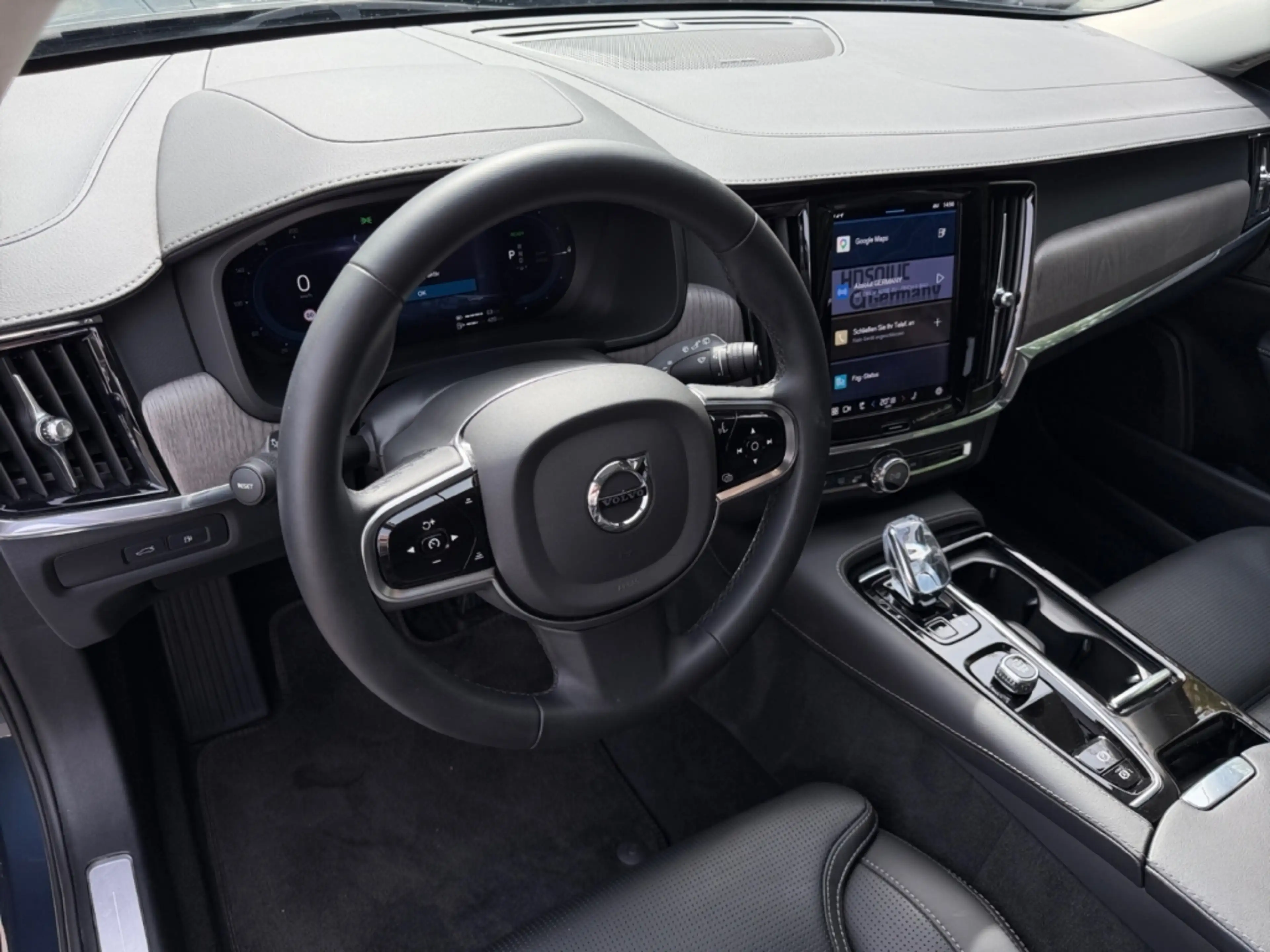 Volvo V90 Plus Bright Recharge AWD StandHZG AHK H&K — photo 11