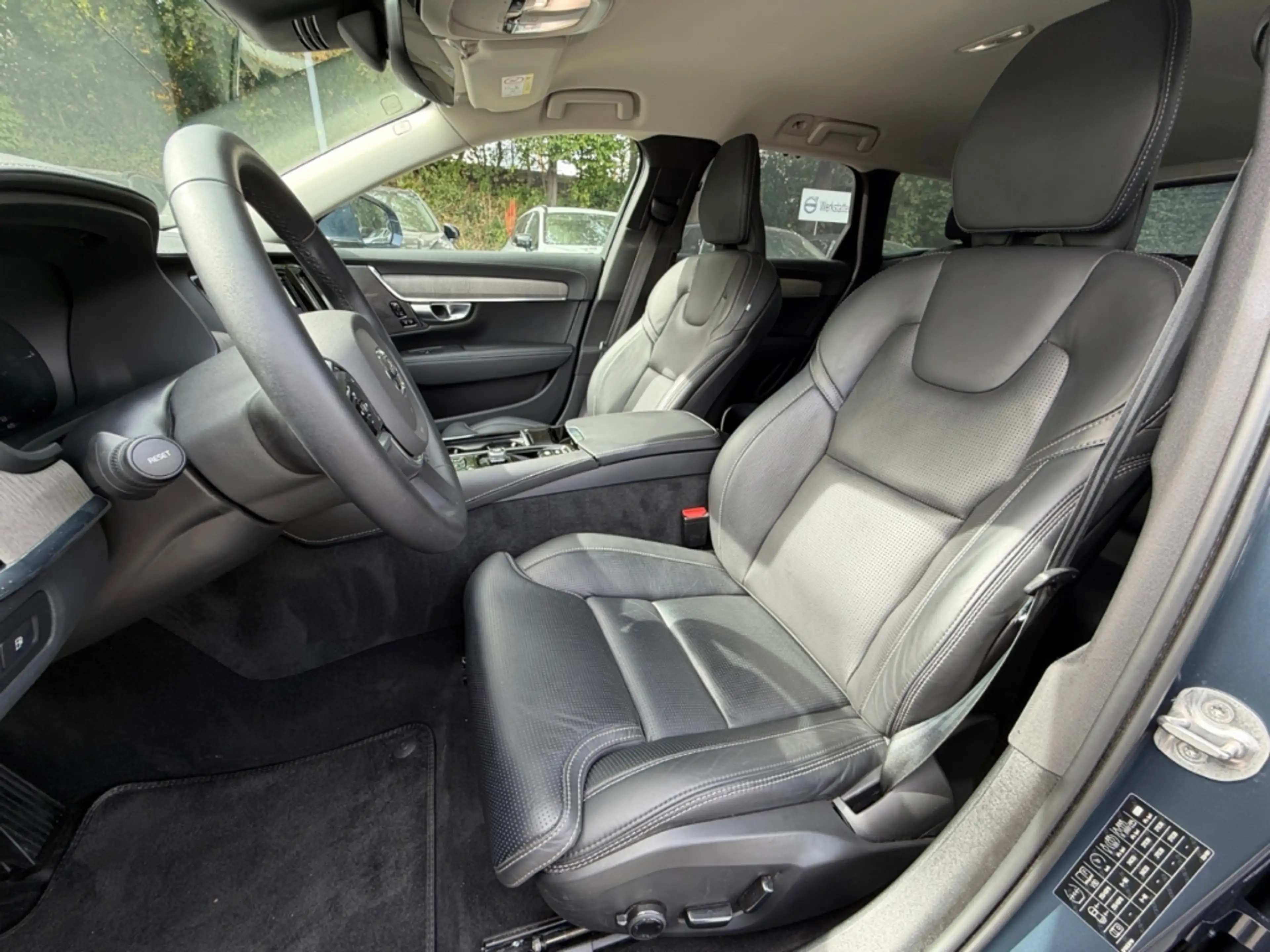 Volvo V90 Plus Bright Recharge AWD StandHZG AHK H&K — photo 12