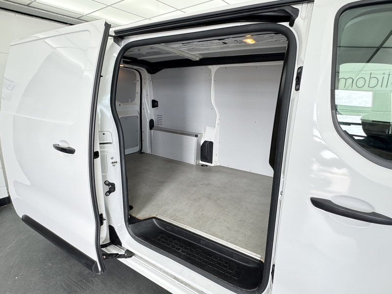 Citroen Jumpy 136 Club M Elektro 50 kWh CarPlay DAB — photo 14