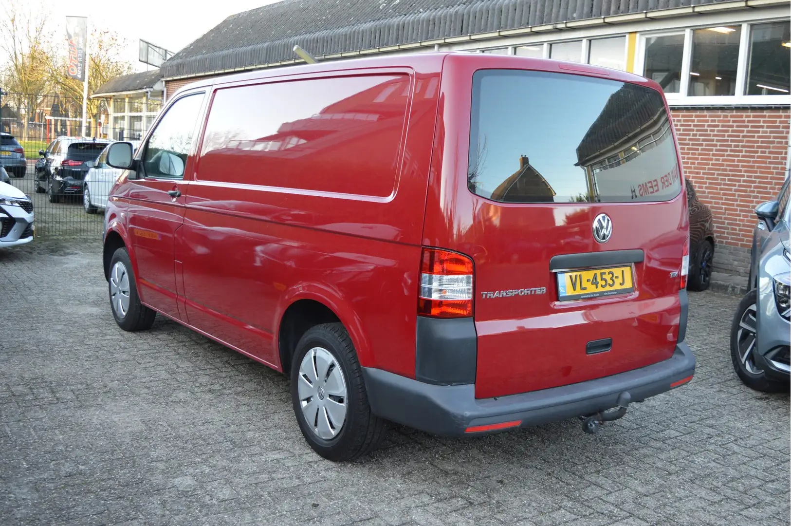 Volkswagen T5 Transporter 2.0 TDI L1H1 141PK NL-auto / 1e eign. / Zeer nette Rot - 2
