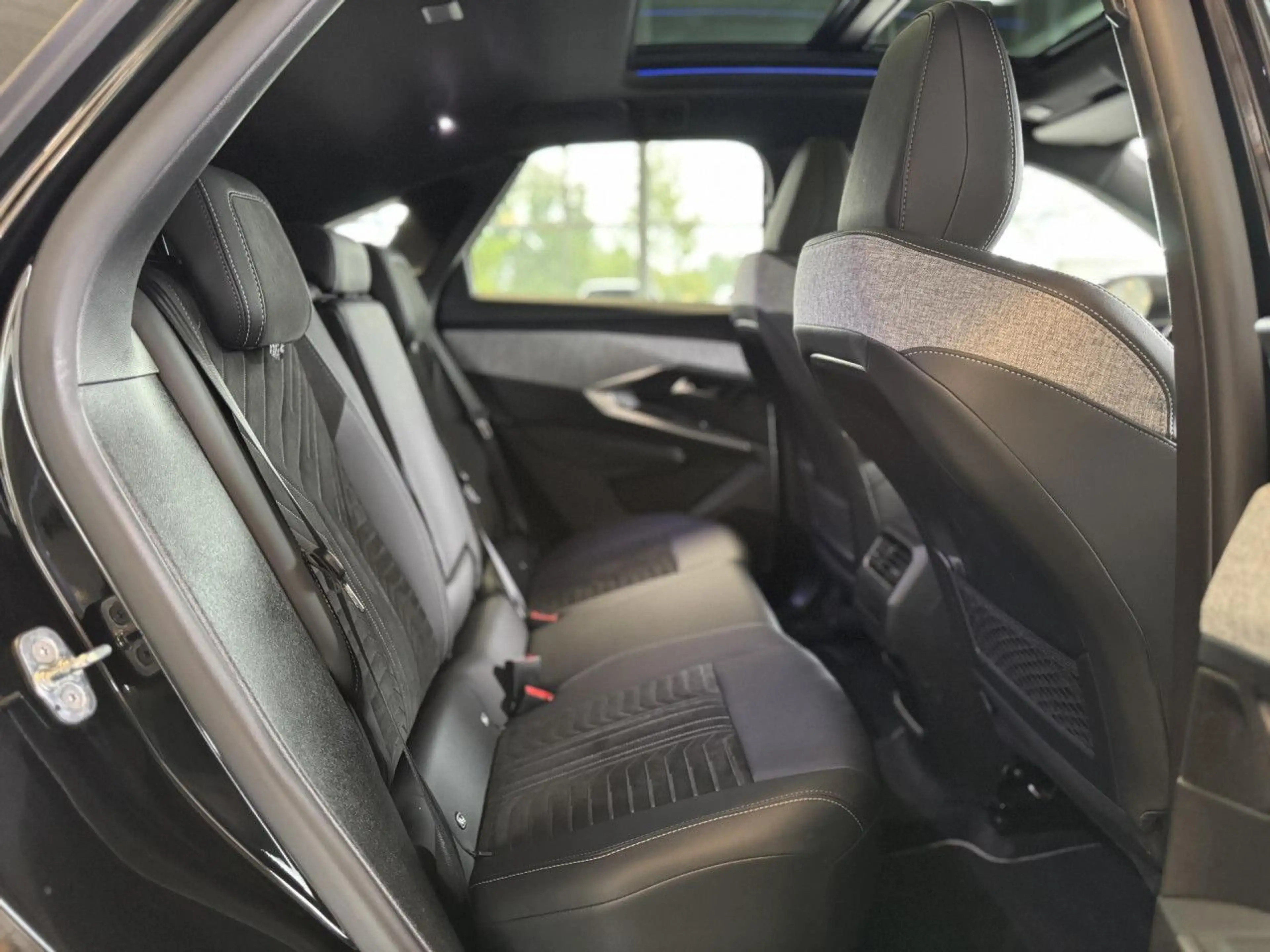 Peugeot 3008 Hybrid 145 GT, 360, ACC, Schiebedach! Navi — photo 13