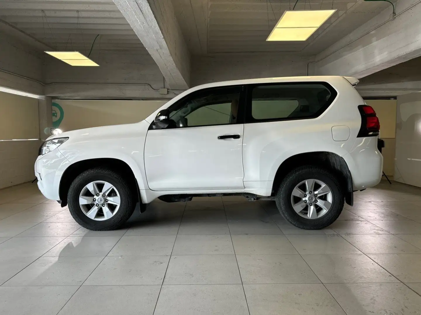 Toyota Land Cruiser 2.8 D4-D Lounge A/T White - 2