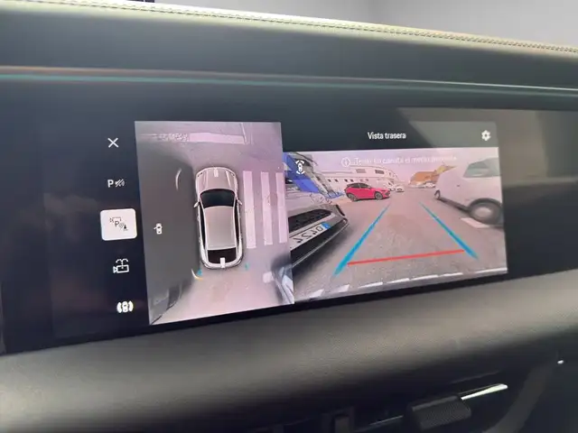 Porsche Macan view 13