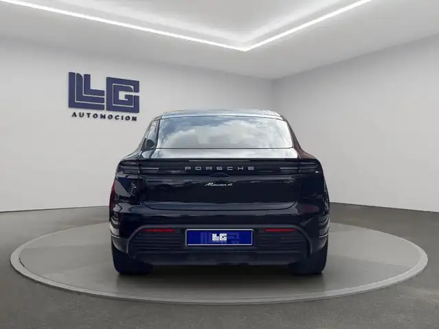 Porsche Macan view 6