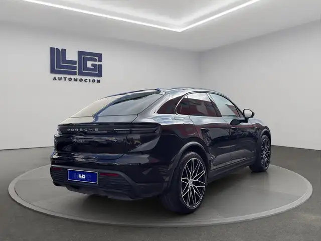 Porsche Macan view 5
