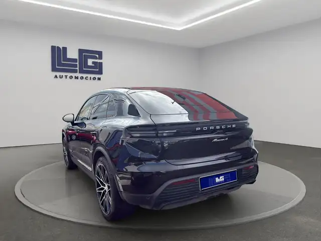 Porsche Macan view 7