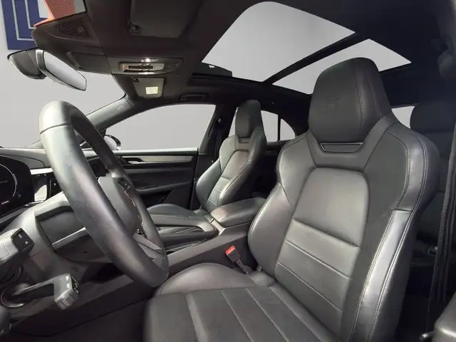Porsche Macan view 10