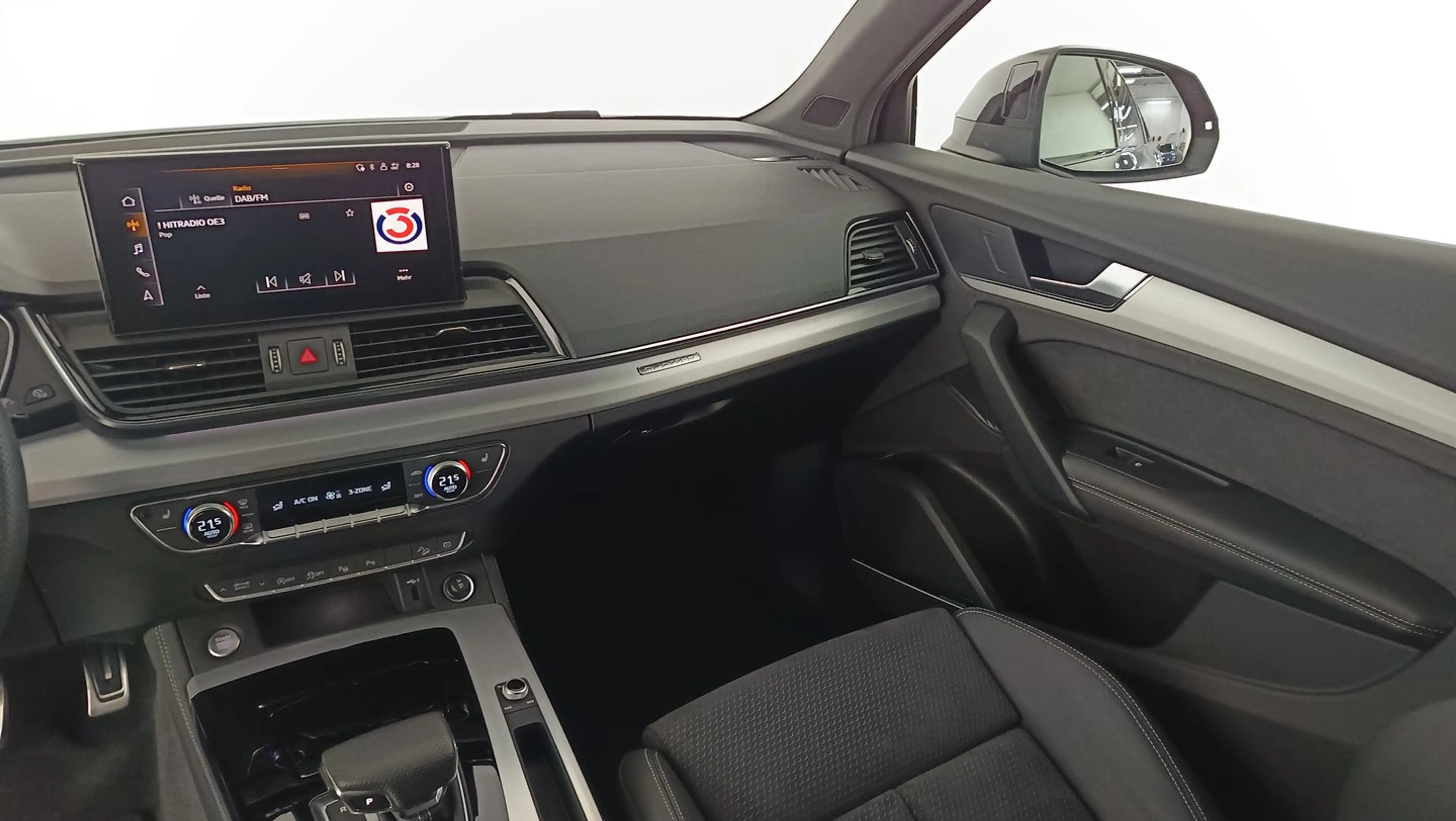Audi Q5 40 TDI quattro S line — photo 13