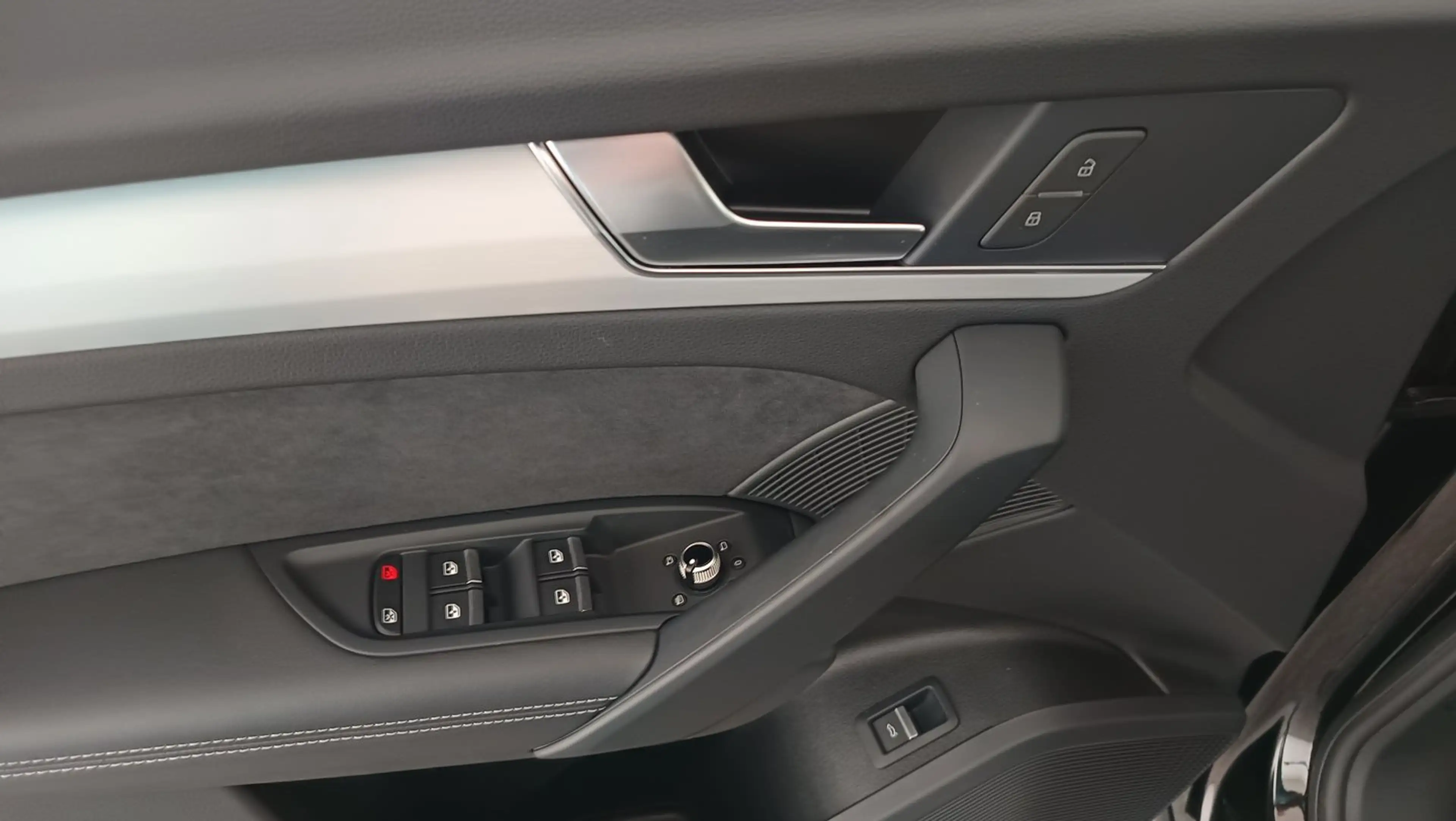 Audi Q5 40 TDI quattro S line — photo 24