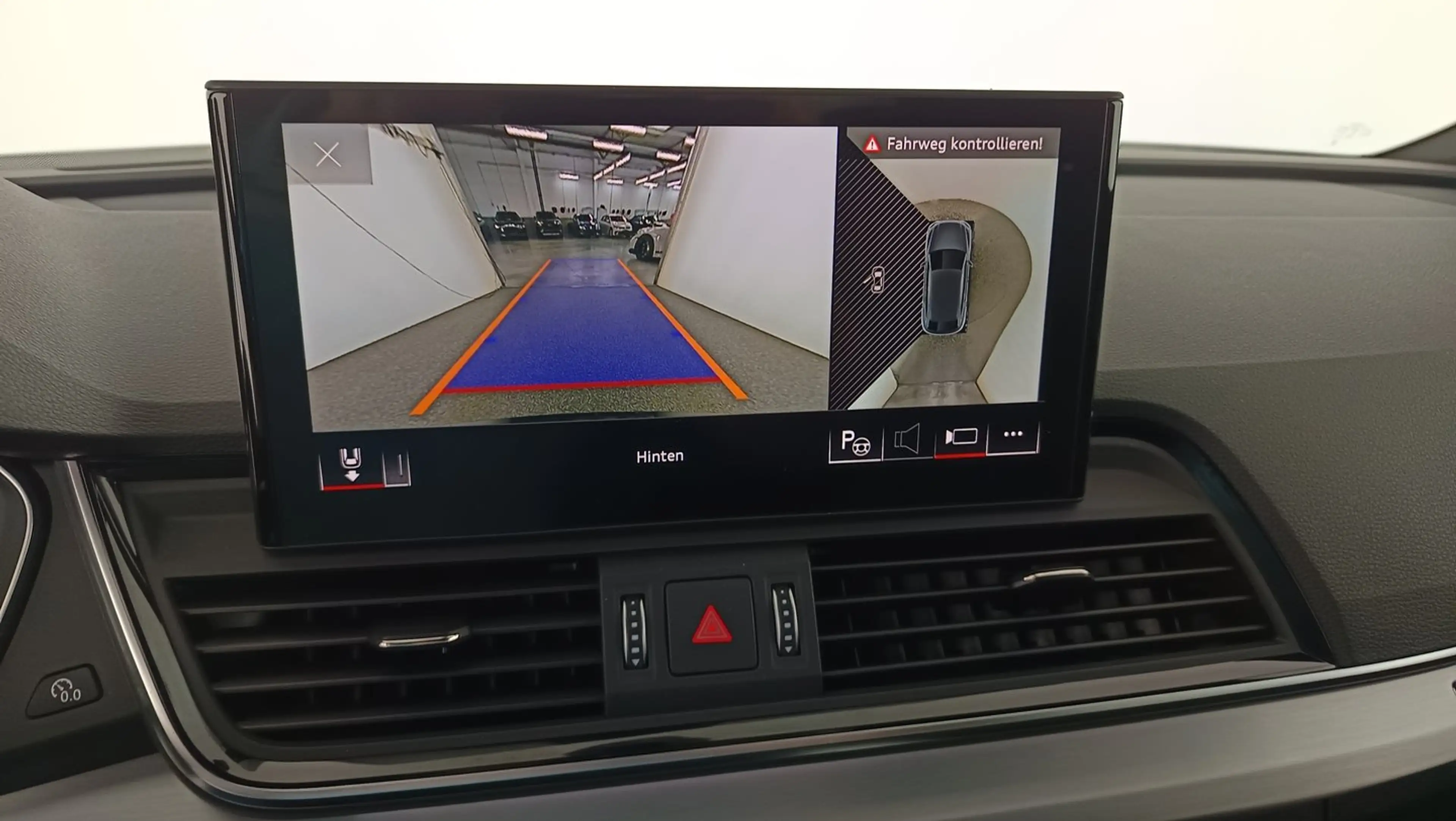 Audi Q5 40 TDI quattro S line — photo 22