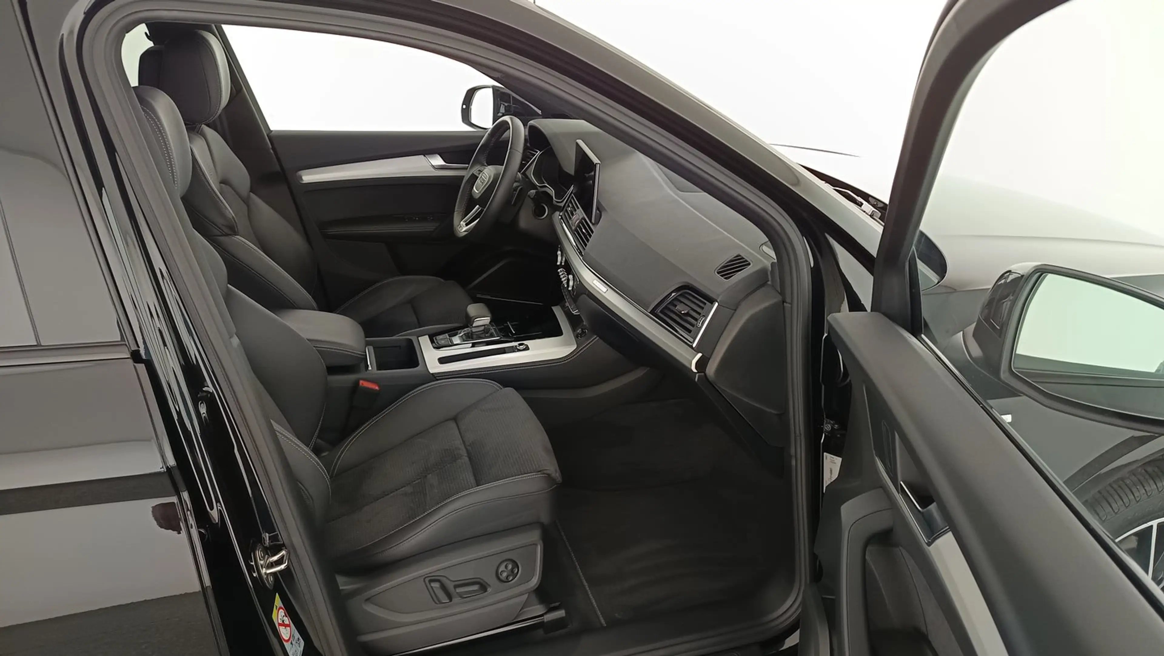 Audi Q5 40 TDI quattro S line — photo 10