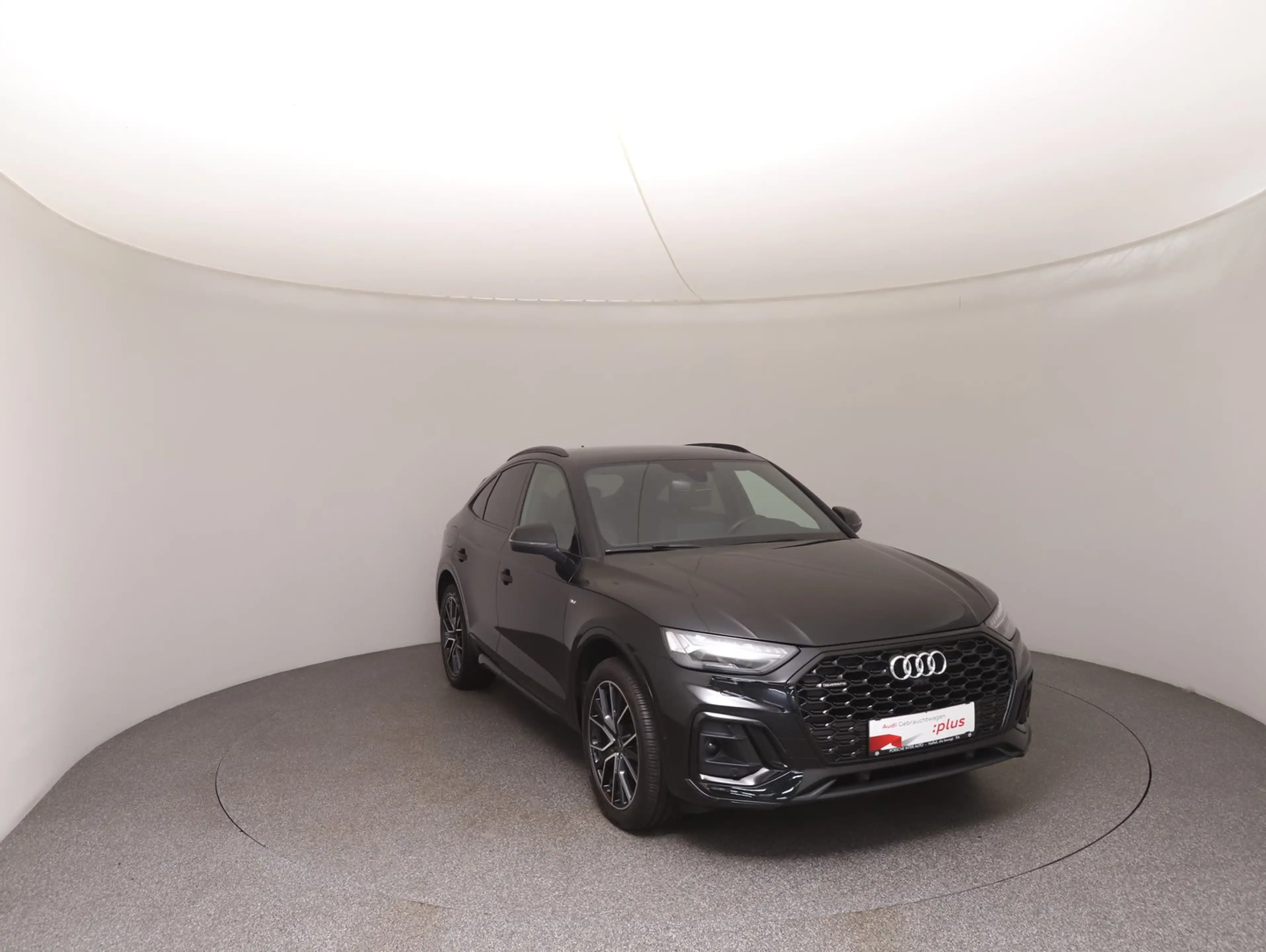Audi Q5 40 TDI quattro S line — photo 2