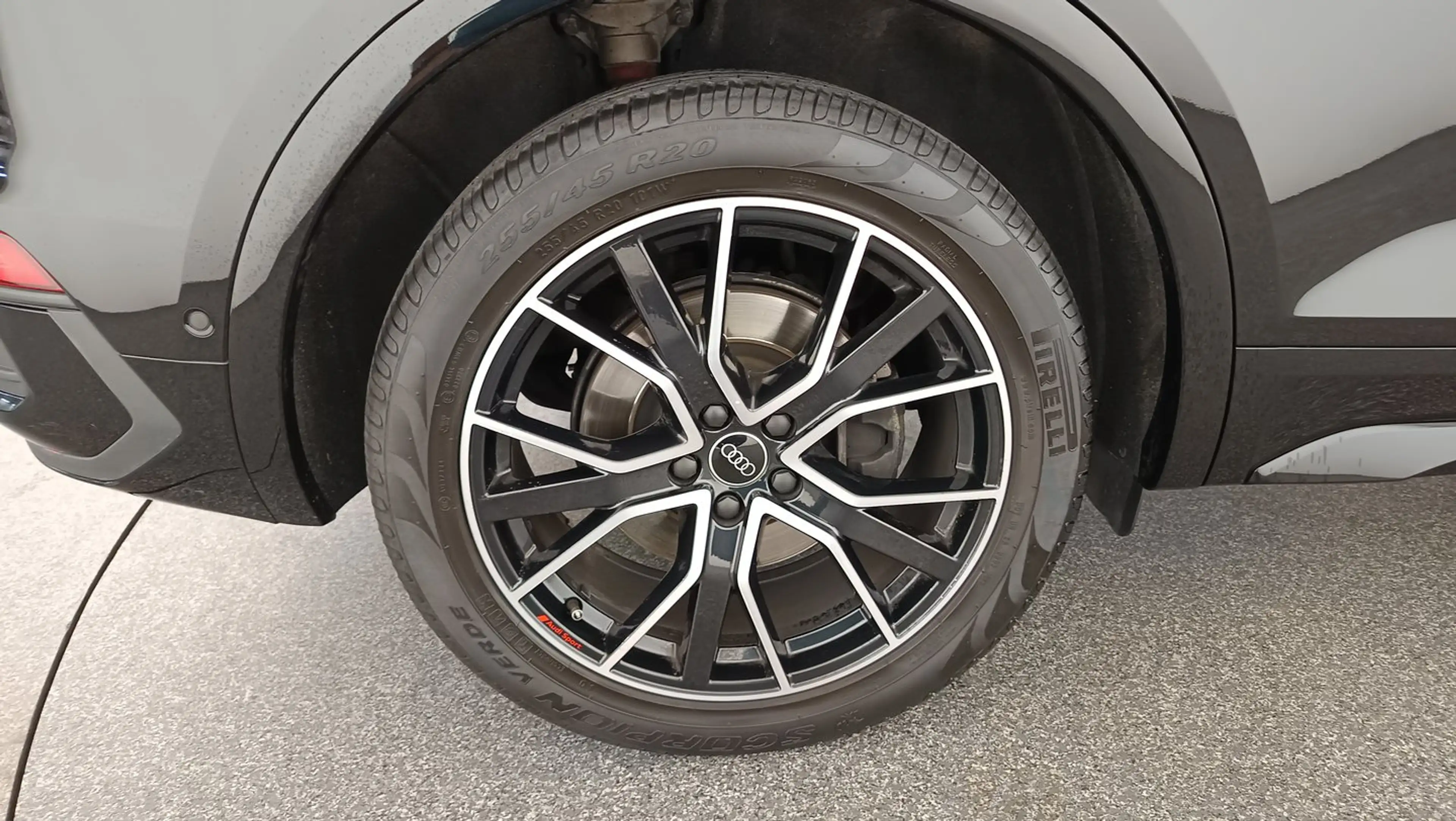 Audi Q5 40 TDI quattro S line — photo 31
