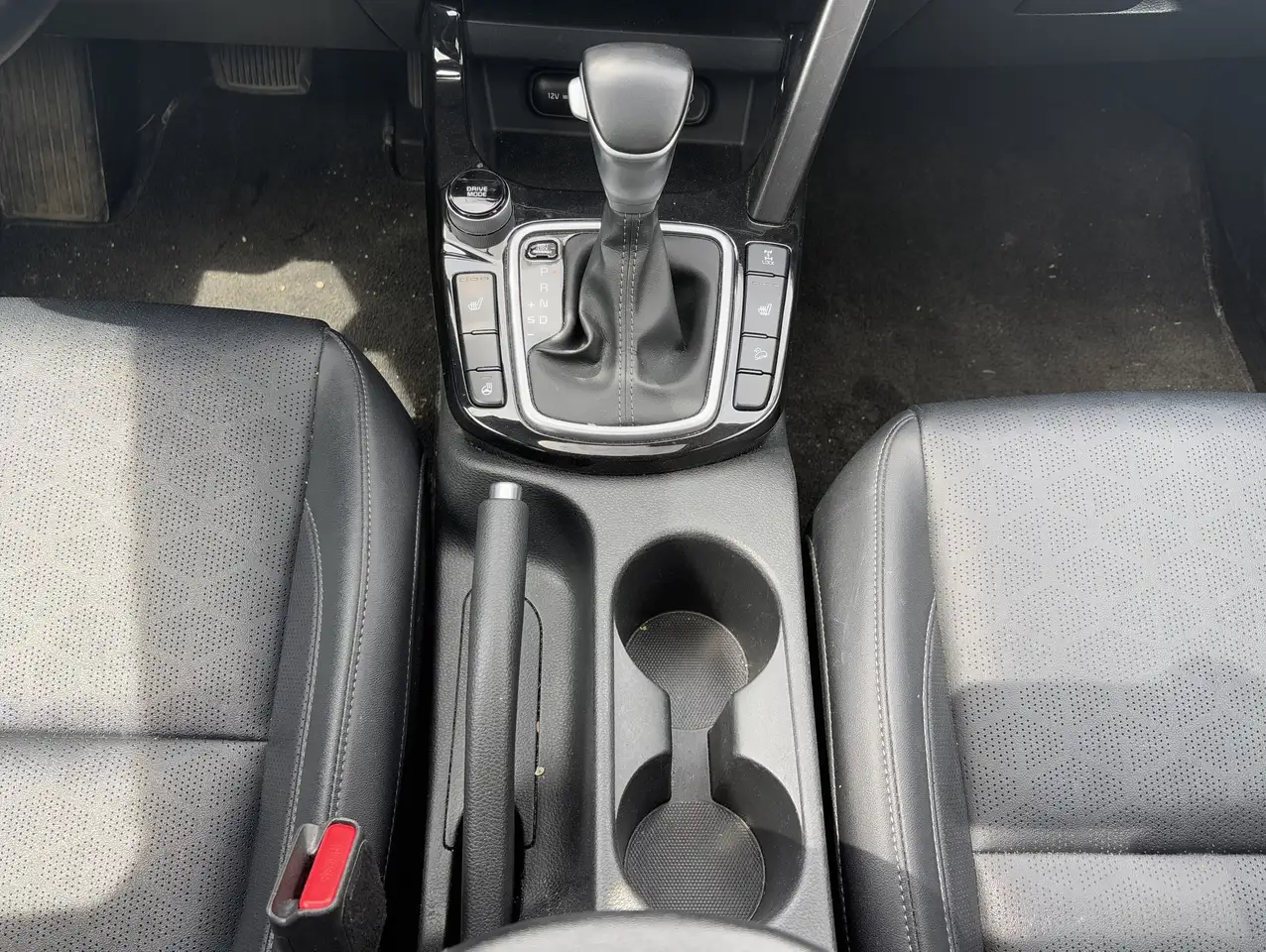 Kia Seltos снимка Kia Seltos