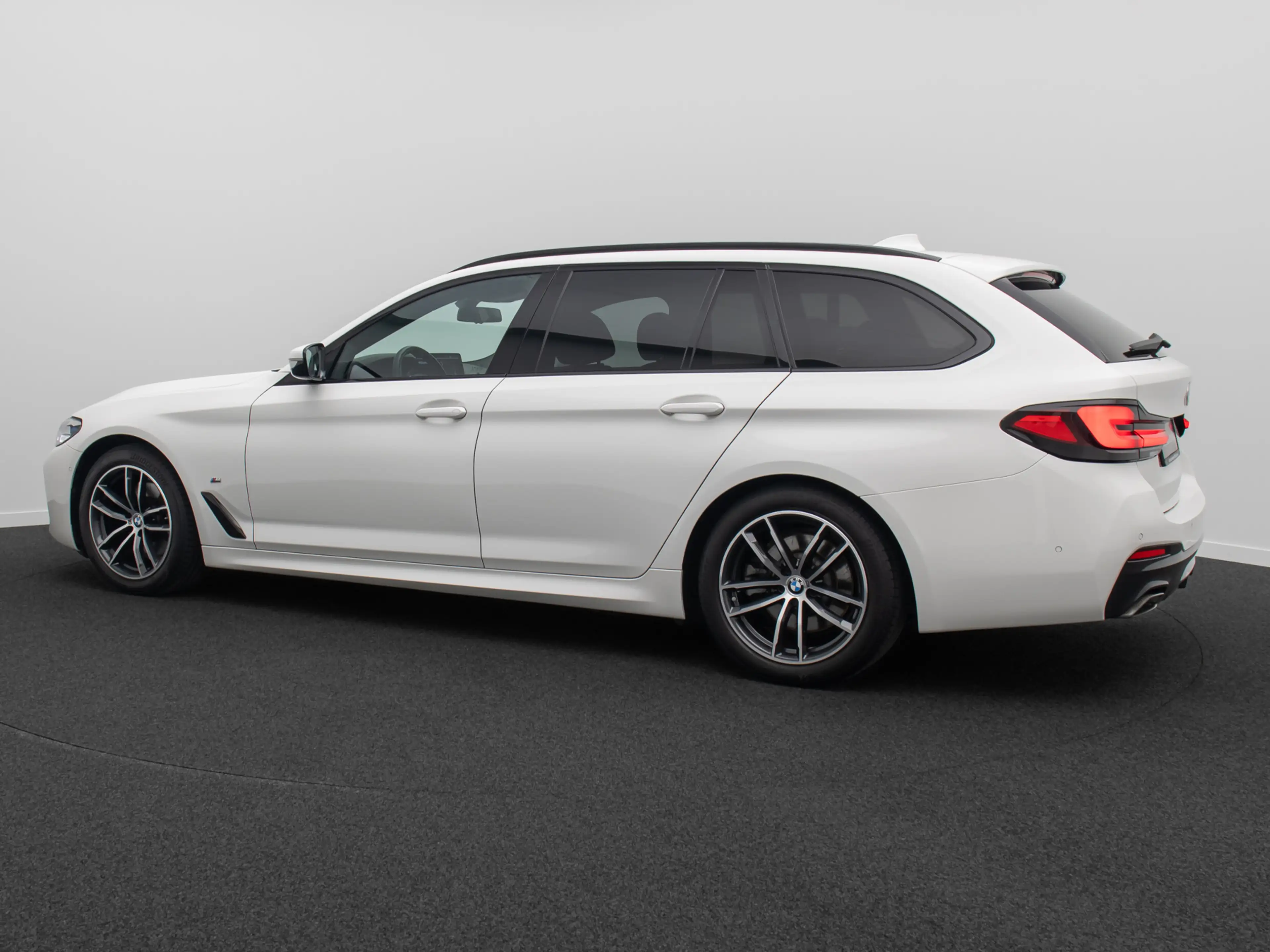 BMW 520 M Sport DAB Alarm PDC Geschwindigreg Leder — photo 10