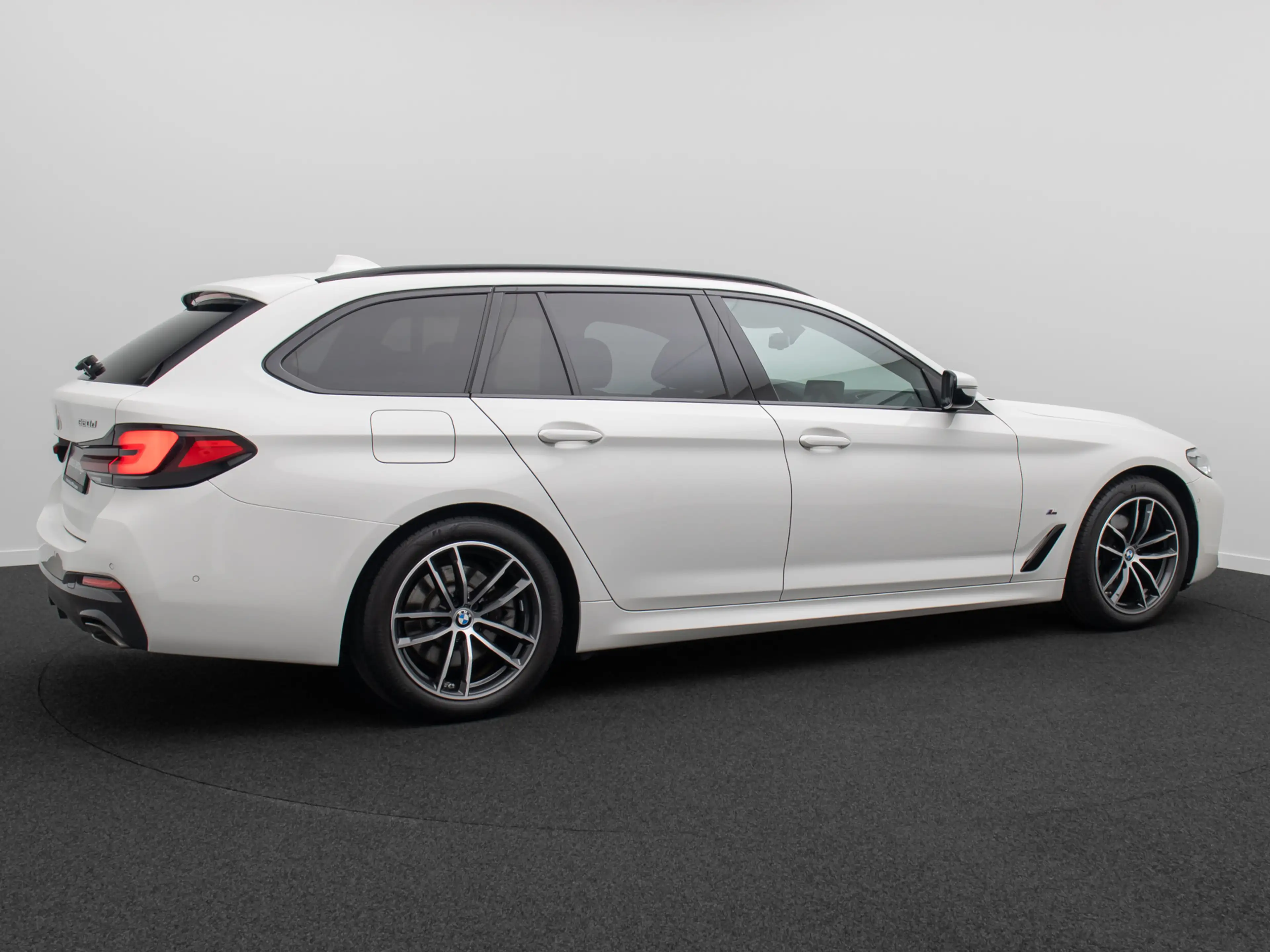 BMW 520 M Sport DAB Alarm PDC Geschwindigreg Leder — photo 6