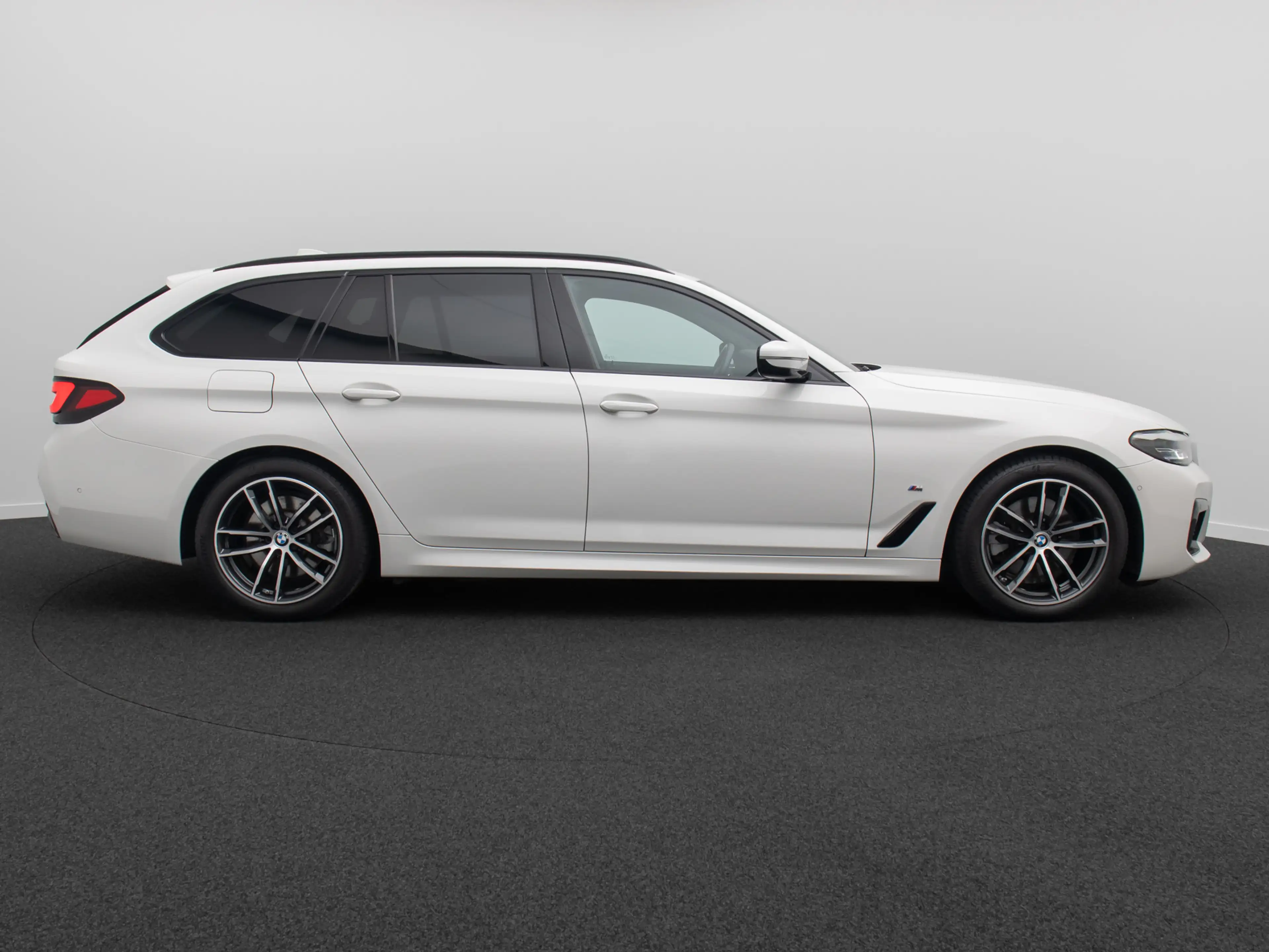 BMW 520 M Sport DAB Alarm PDC Geschwindigreg Leder — photo 5