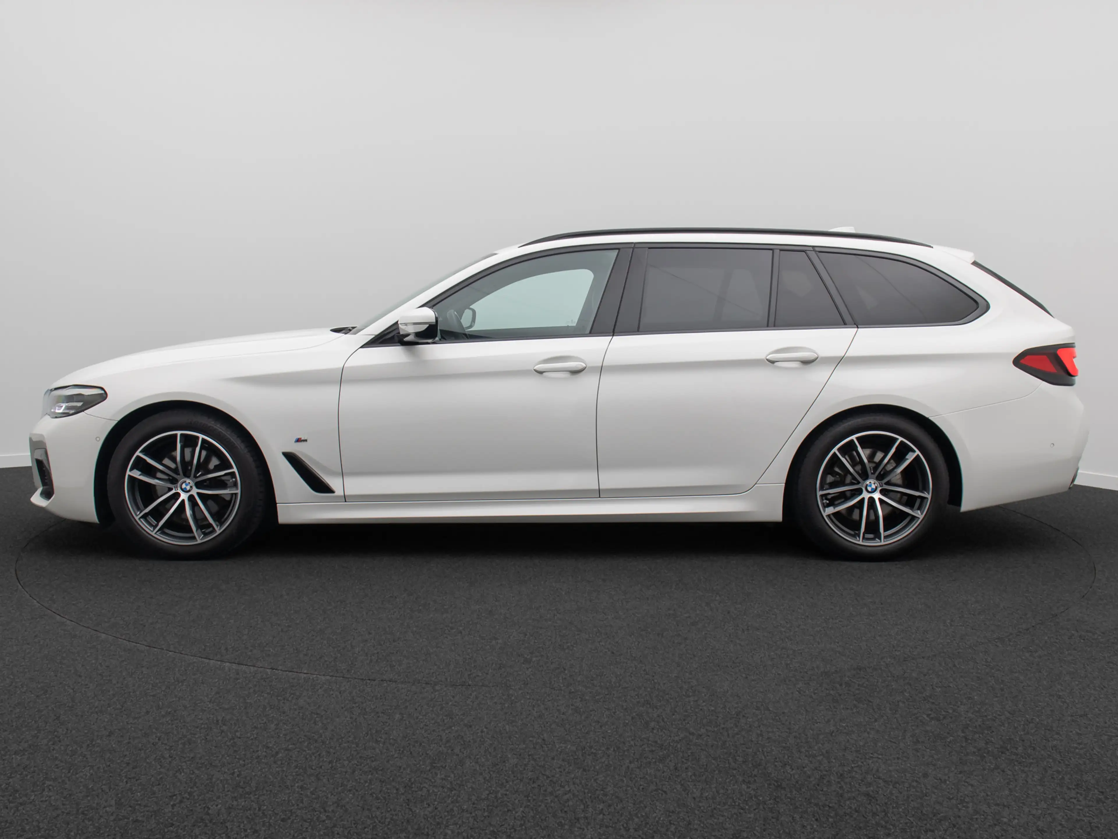 BMW 520 M Sport DAB Alarm PDC Geschwindigreg Leder — photo 11