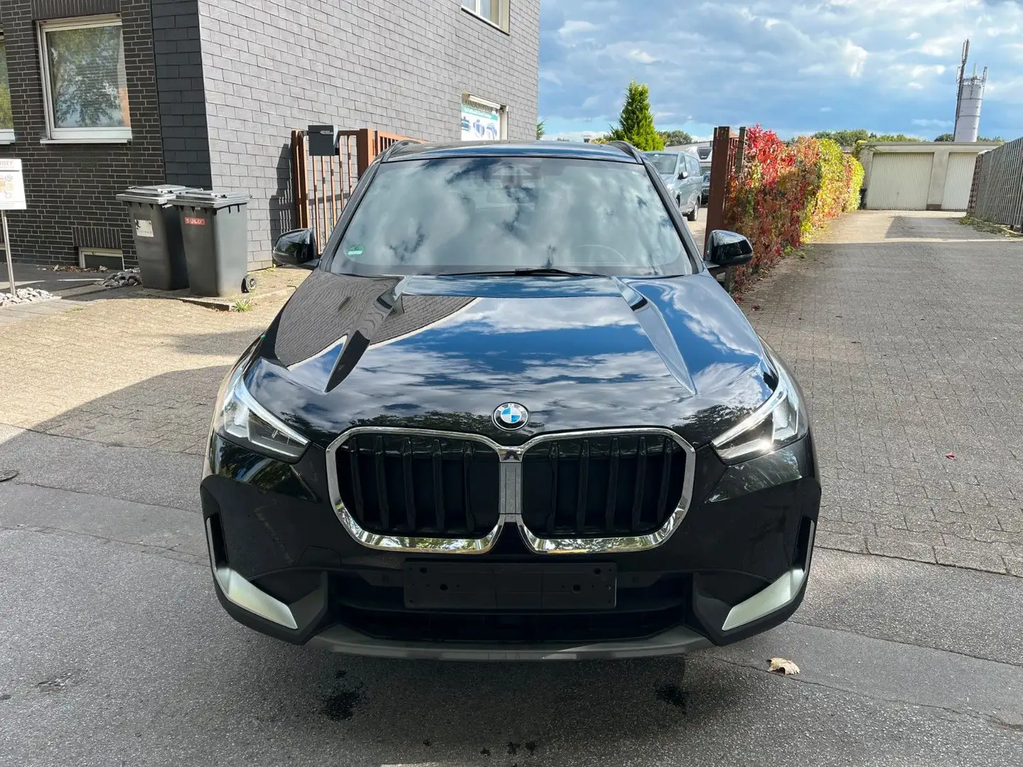 BMW X1 20 d xDrive Live Cockpit Plus Widescreen Pano Schwarz - 2
