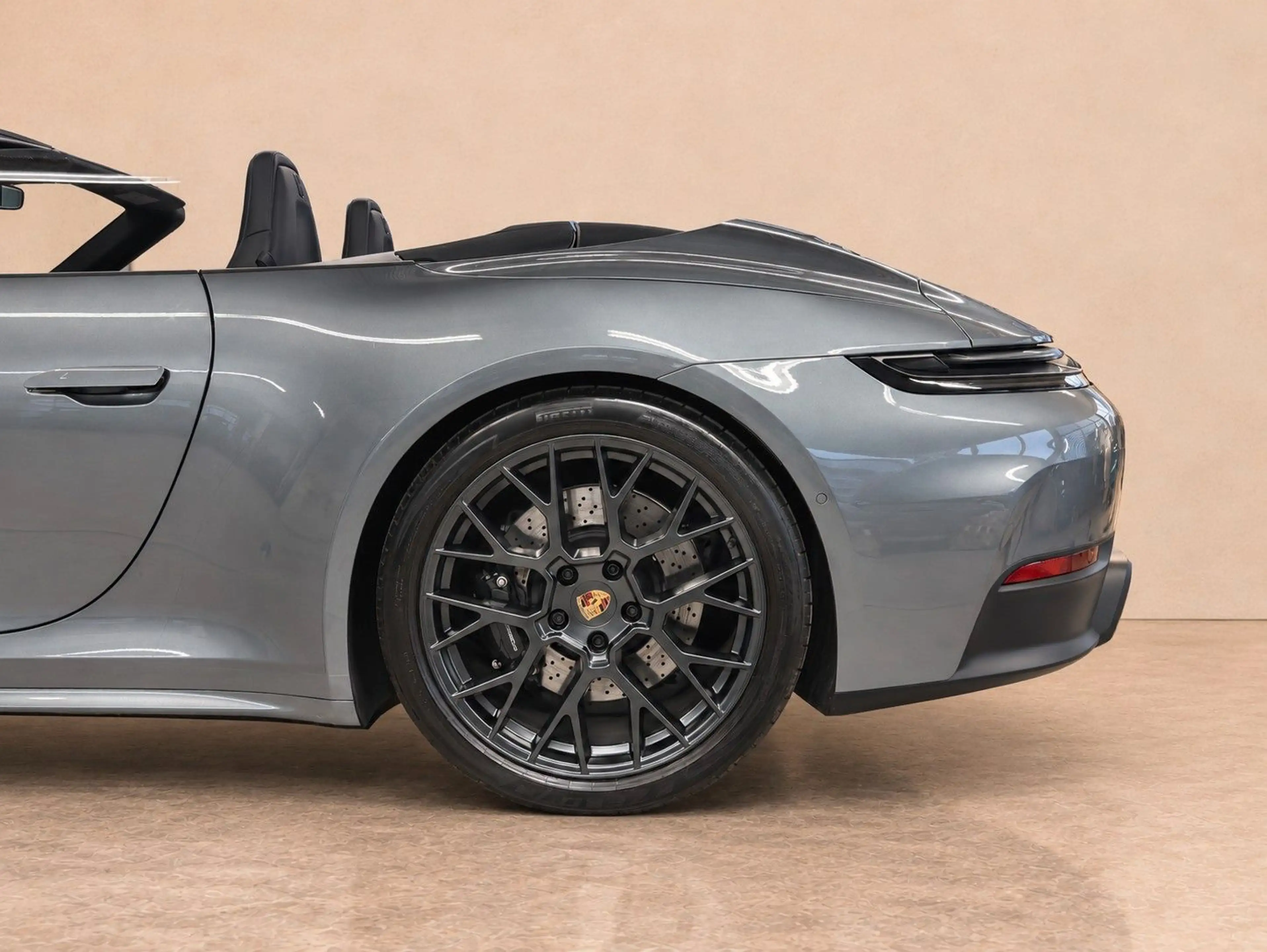 Porsche 992 911 992 Carrera GTS Cabrio Sport Design Chrono