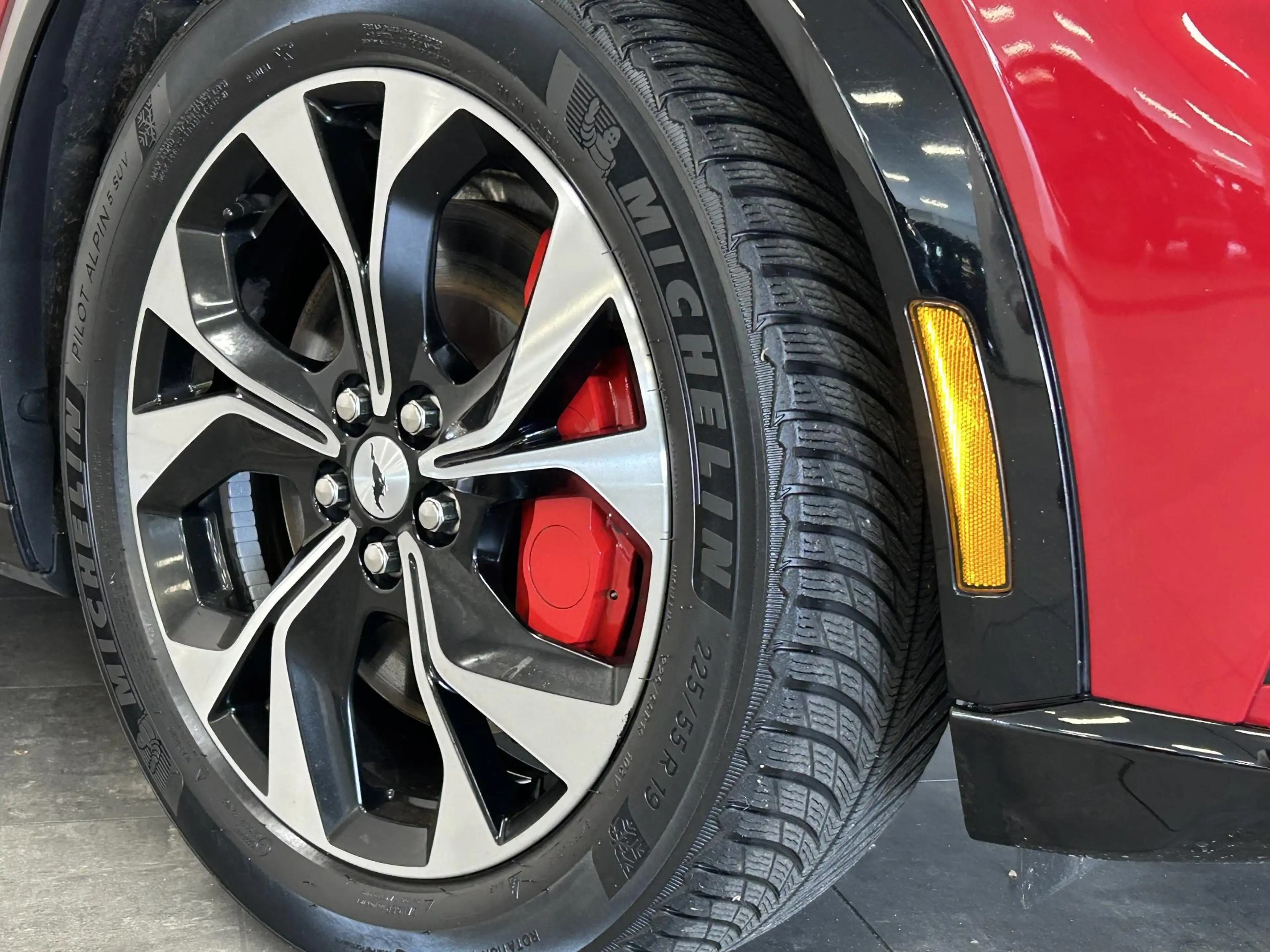 Ford Mustang Mach-E AWD 75 kWh | CAMERA | LED | LEDER | SOH 91% — photo 17