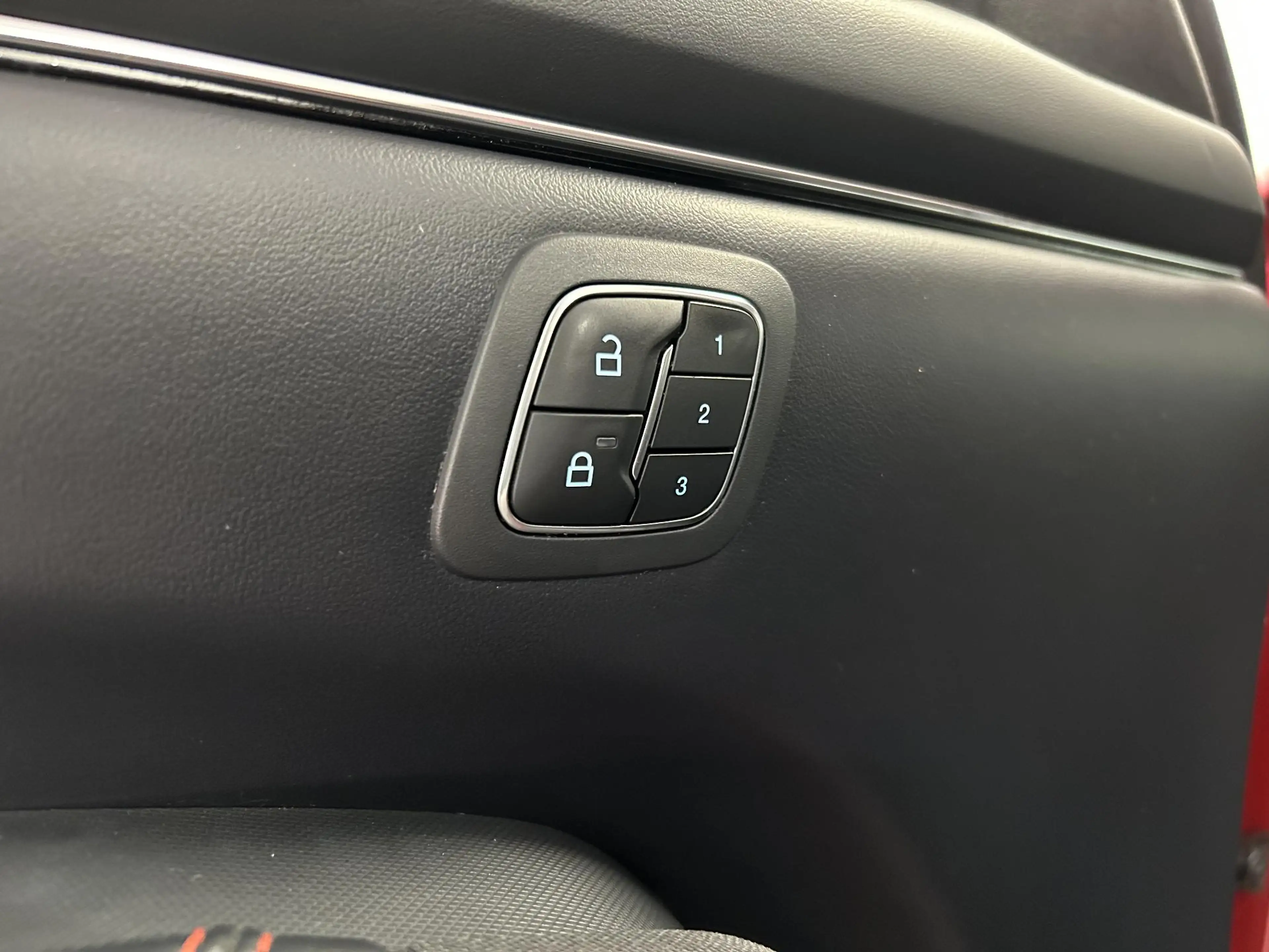Ford Mustang Mach-E AWD 75 kWh | CAMERA | LED | LEDER | SOH 91% — photo 27