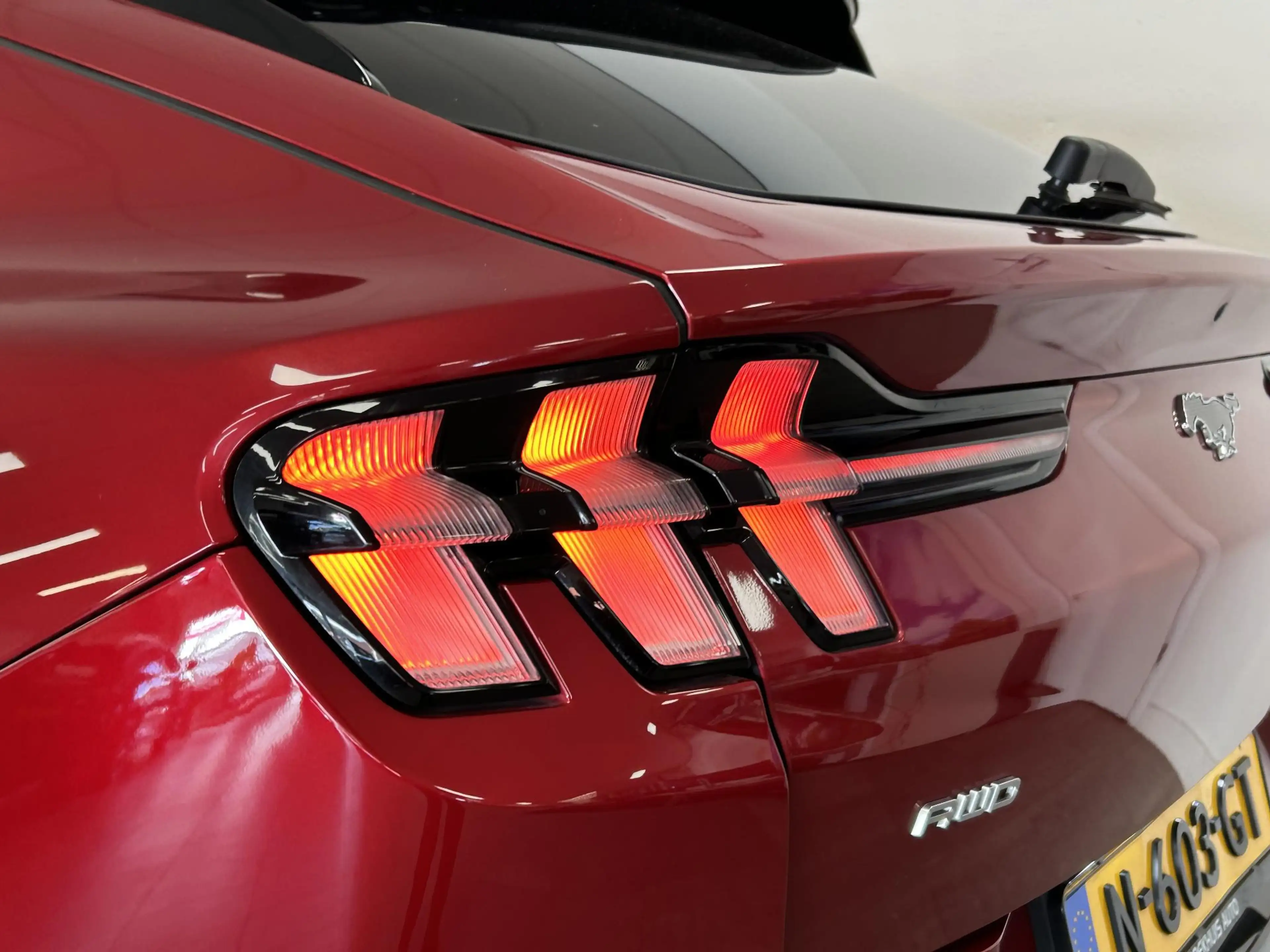 Ford Mustang Mach-E AWD 75 kWh | CAMERA | LED | LEDER | SOH 91% — photo 34