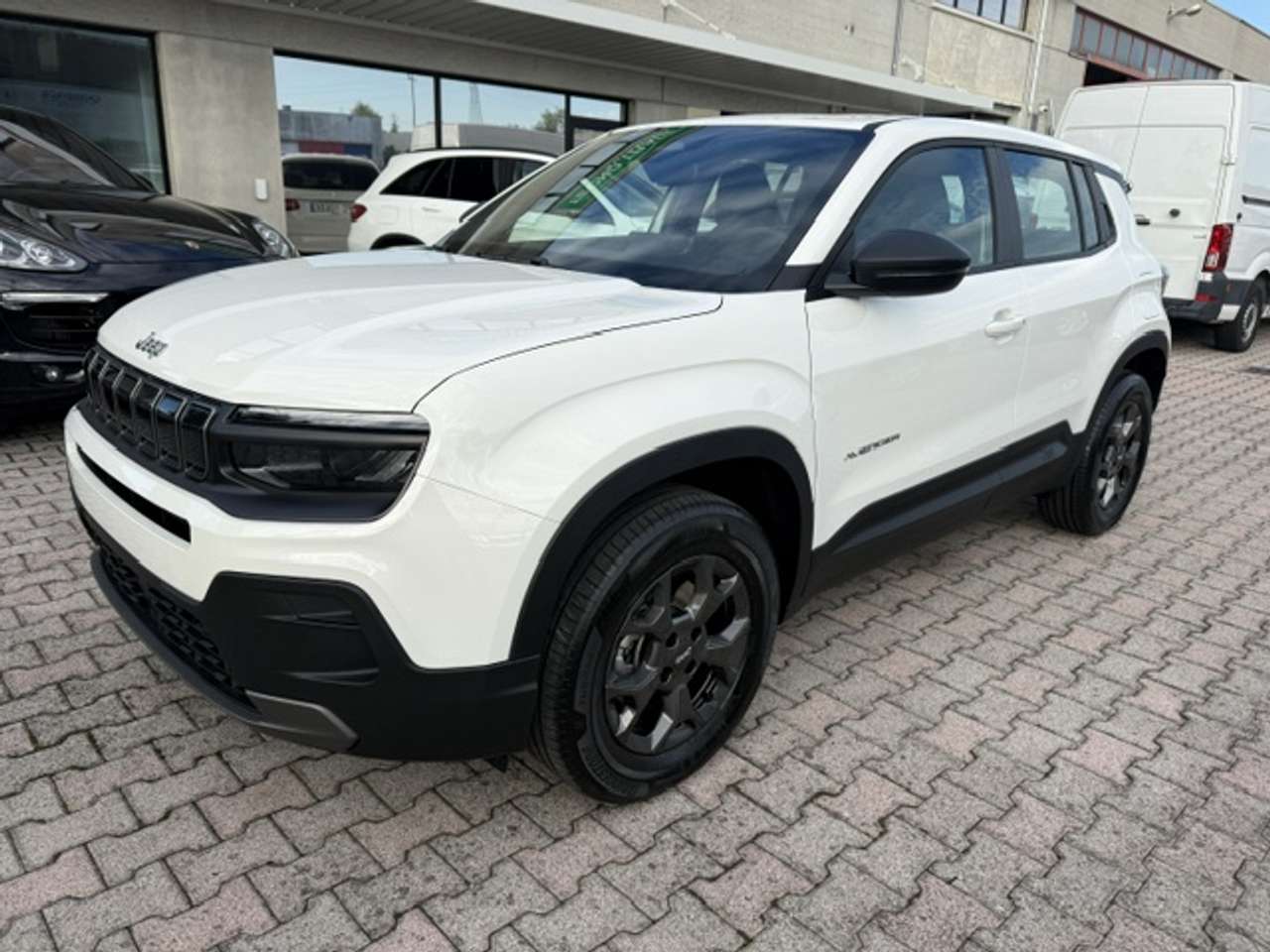 Jeep Avenger 1.2 turbo e-hybrid mhev Longitude fwd 110cv edct6