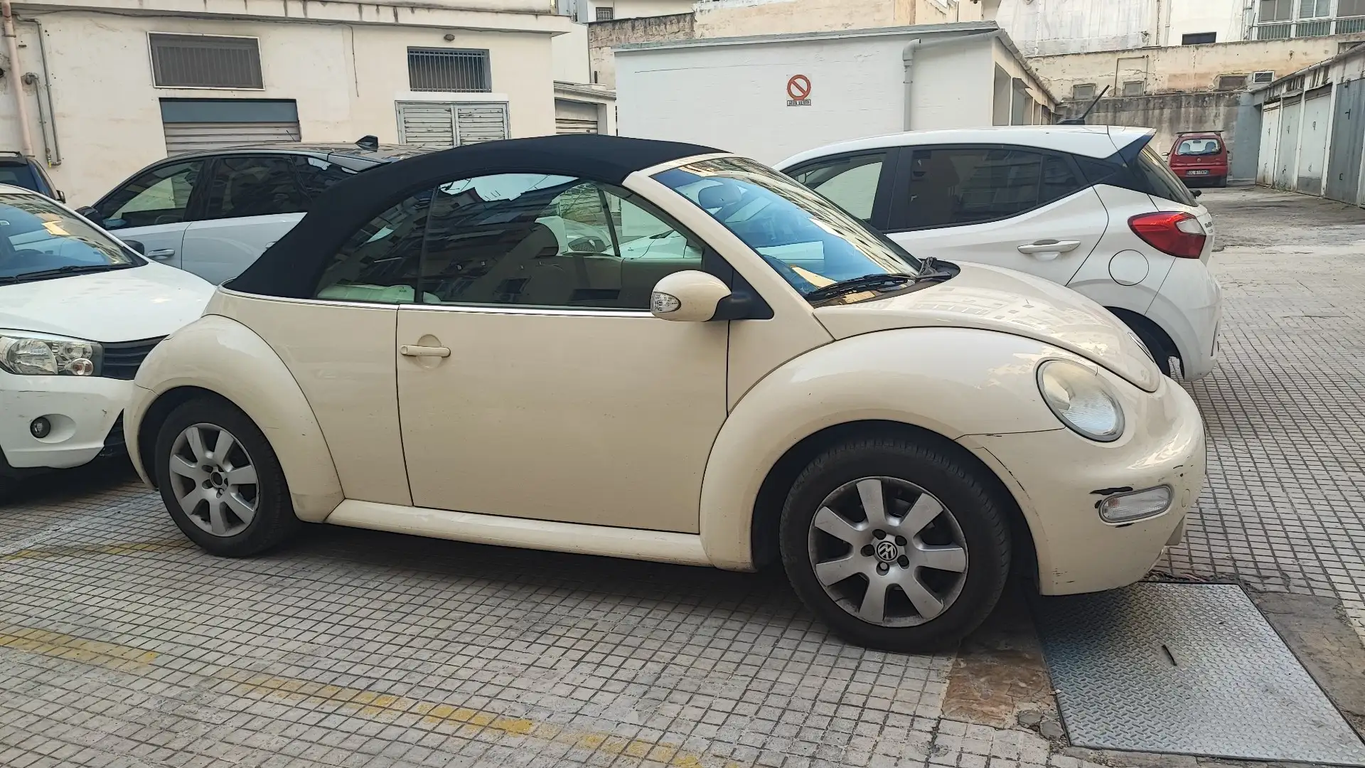 Volkswagen New Beetle Cabrio 1.9 tdi 100cv - 2