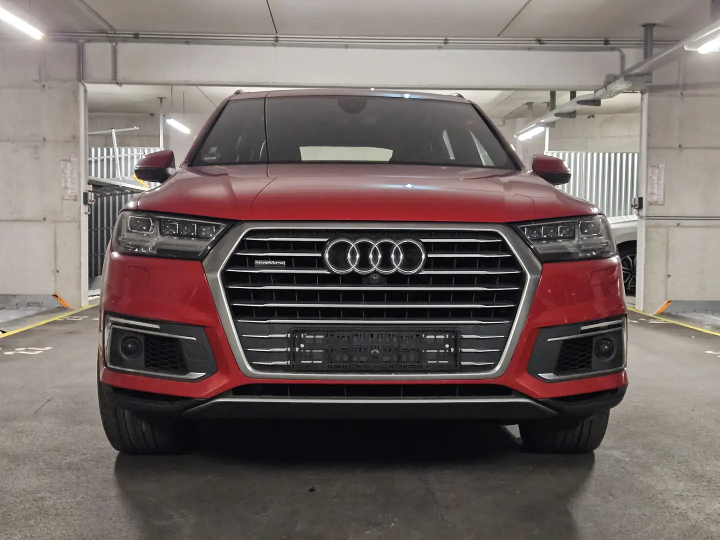 Audi Q7 e-tron 3,0 TDI quattro Tiptronic Rot - 2