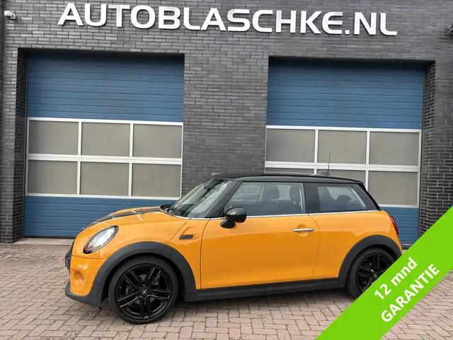MINI Cooper 3-Deurs 1.5 Chili, 18 inch, airco, stoelverwarming