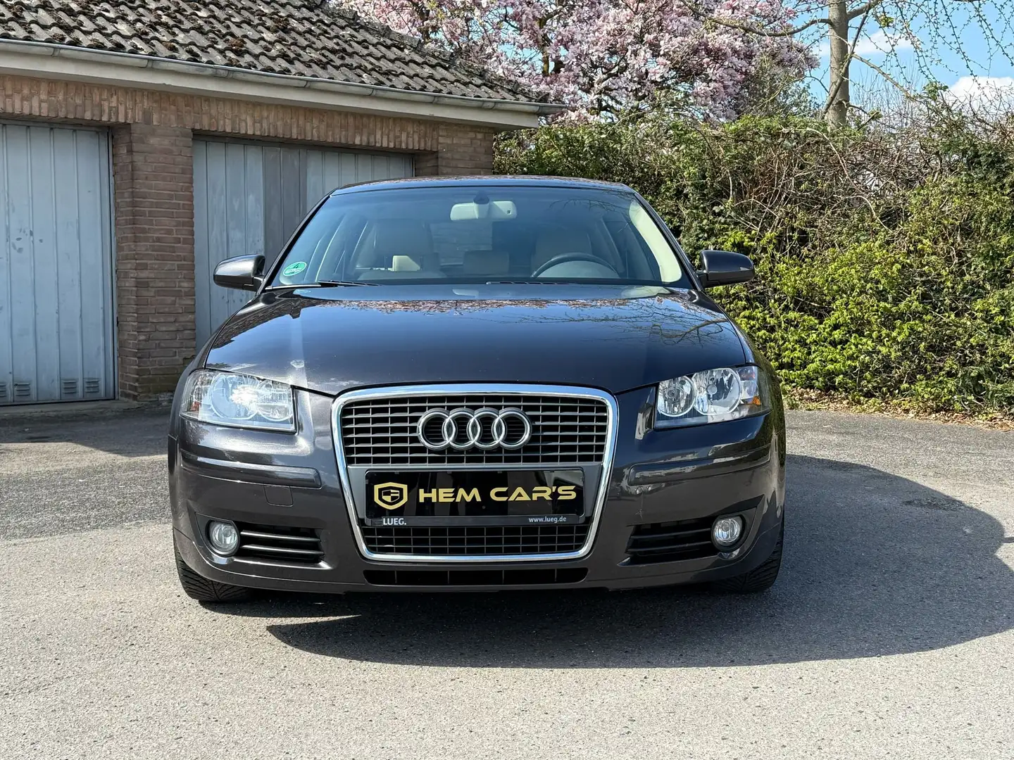 Audi A3 2.0 FSI Ambiente-1. HAND-LEDER-SHZ-SERVICE NEU Grau - 2