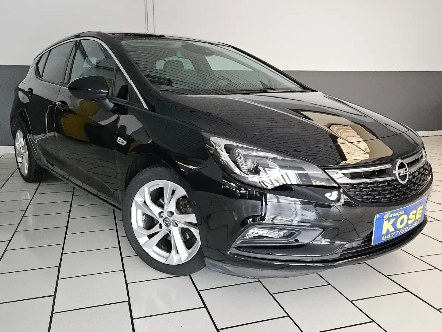 Opel Astra 1.6 CDTi 110CV//CUIR SPORT/CARPLAY//NAVI/1ERE MAIN Noir - 1