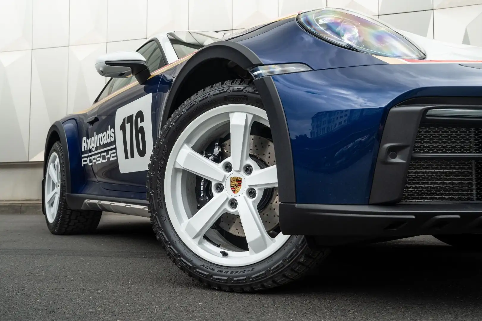 Porsche 992 Dakar Rallye Design Paket,Dachkorb,PTV Weiß - 1