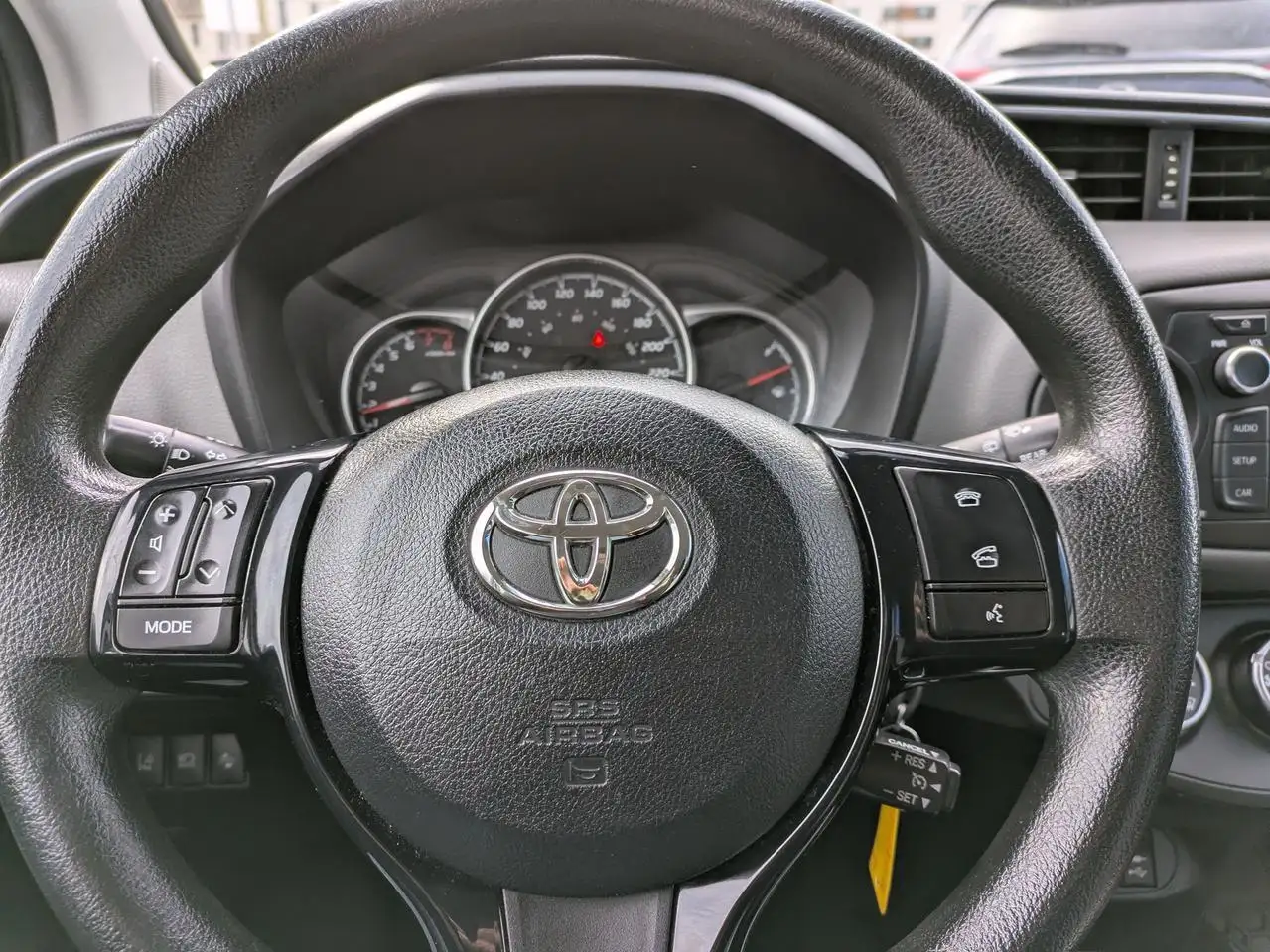 Toyota Yaris снимка Toyota Yaris
