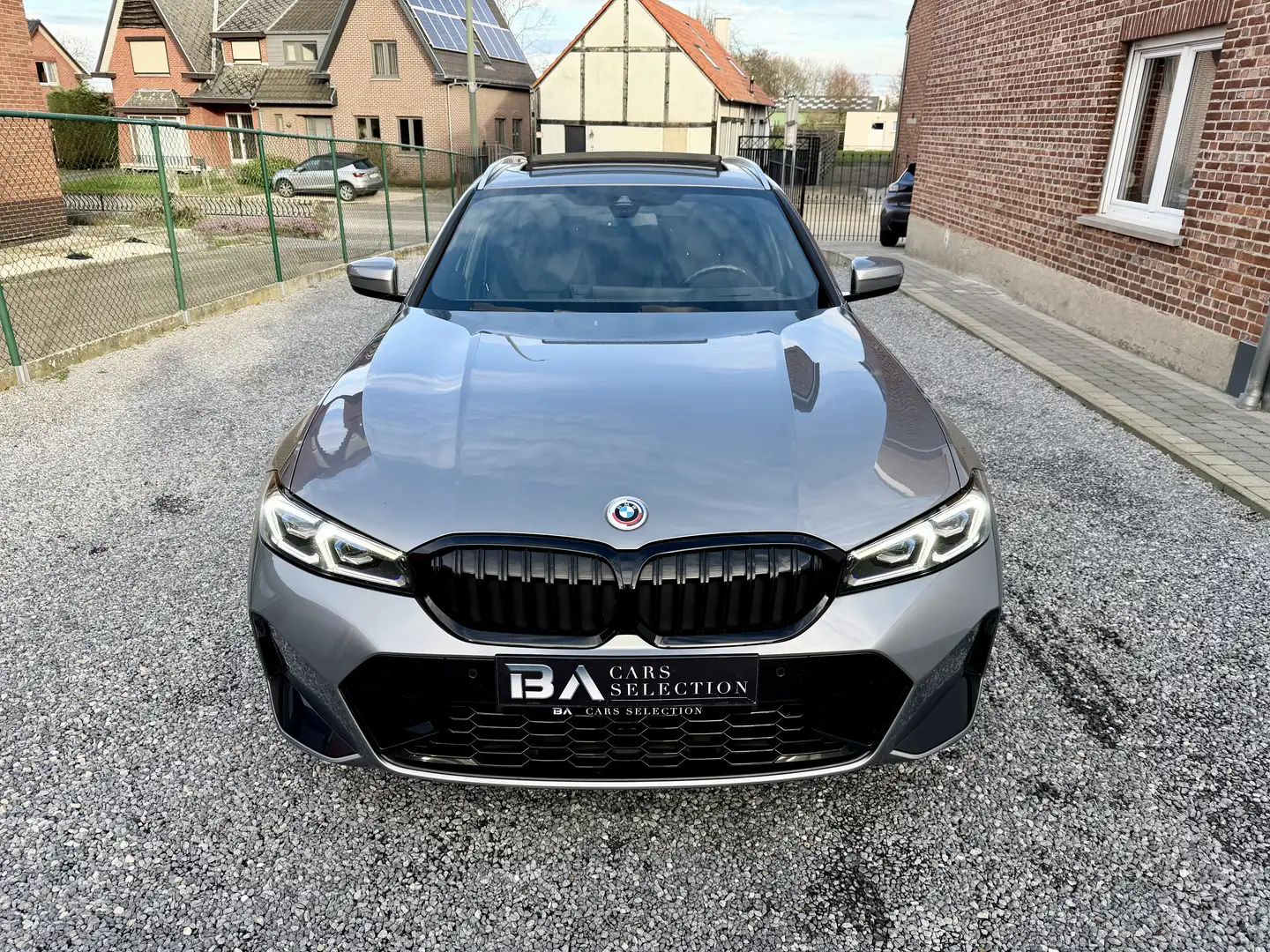 BMW 330 e Touring M-Sport | Pano! | Harman | Memory | 12m Gris - 2