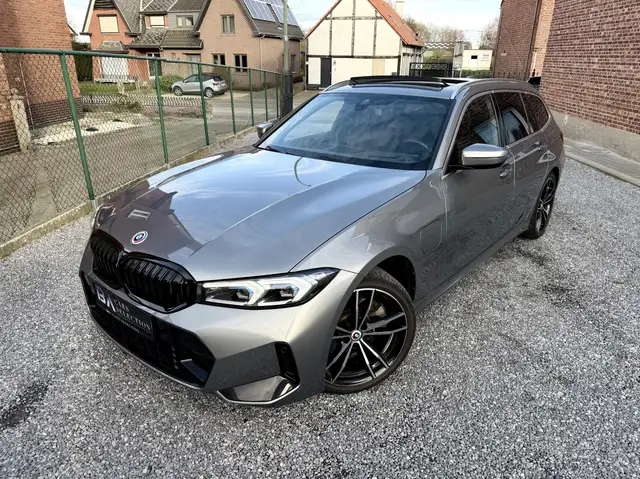 BMW 330 e Touring M-Sport | Pano! | Harman | Memory | 12m