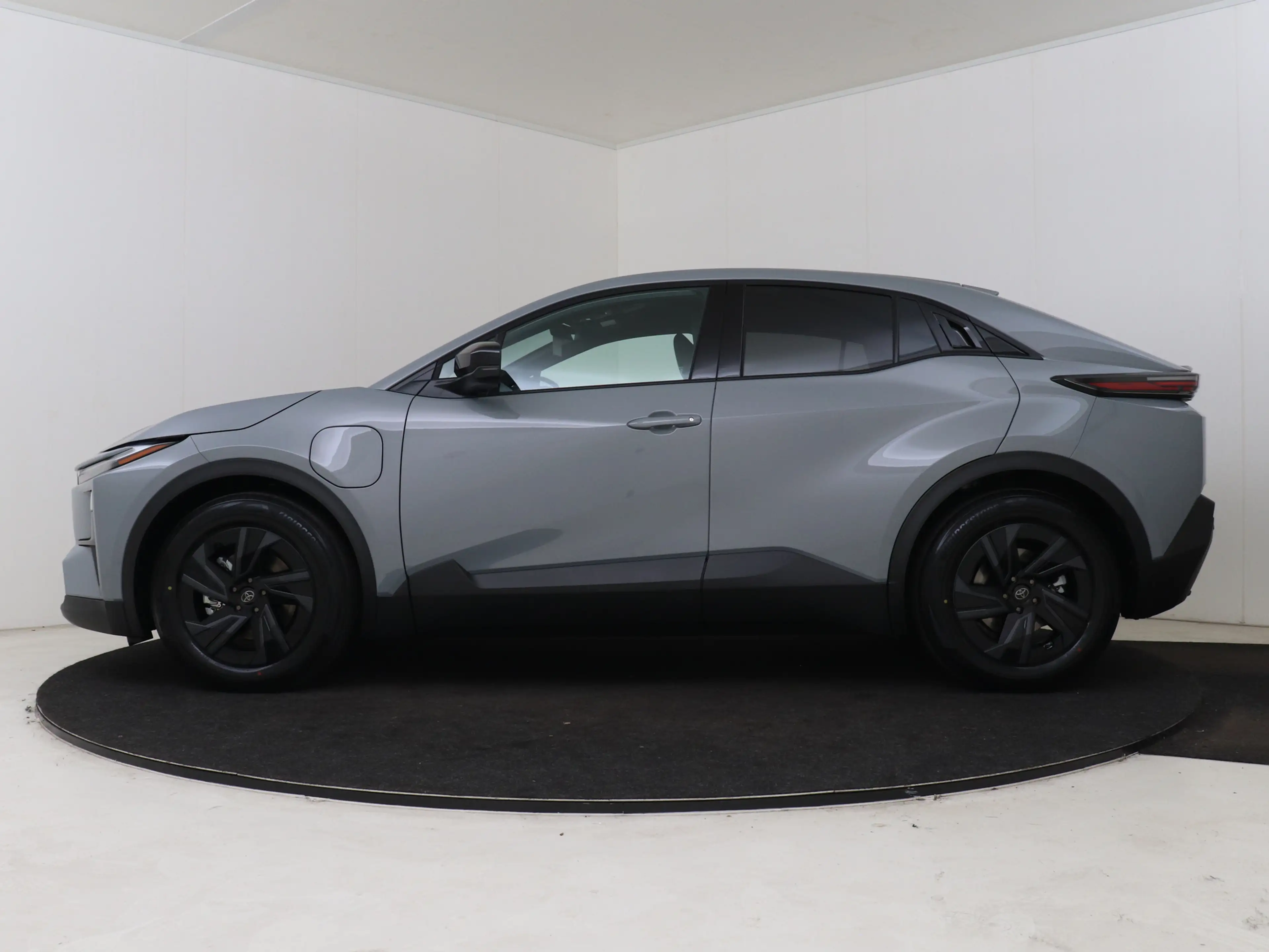 Toyota C-HR+ First Edition 77 kWh range 607km — photo 3