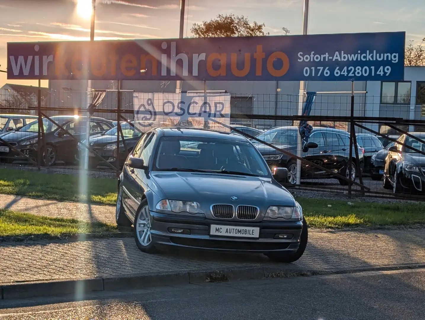 BMW 318 i*SCHIEBEDACH*KLIMA*RADIO-CD*USB*ZV-FUNK ! Grau - 1