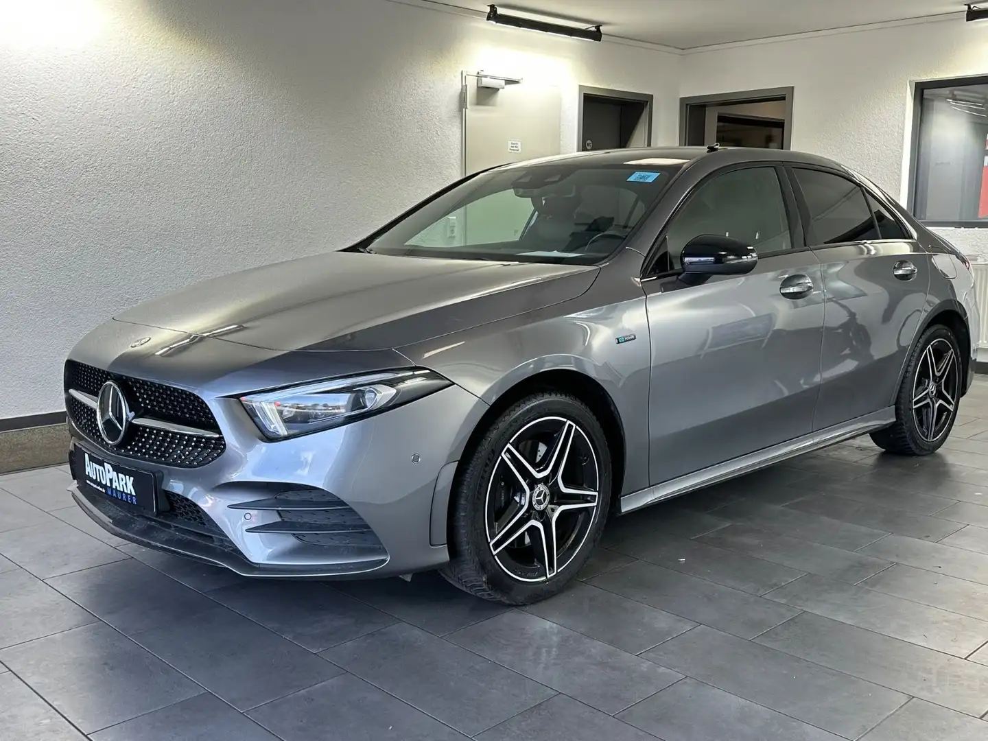 Mercedes-Benz A 250 Limousine A 250 e AMG Line*LED*AHK*Kamera Gris - 2