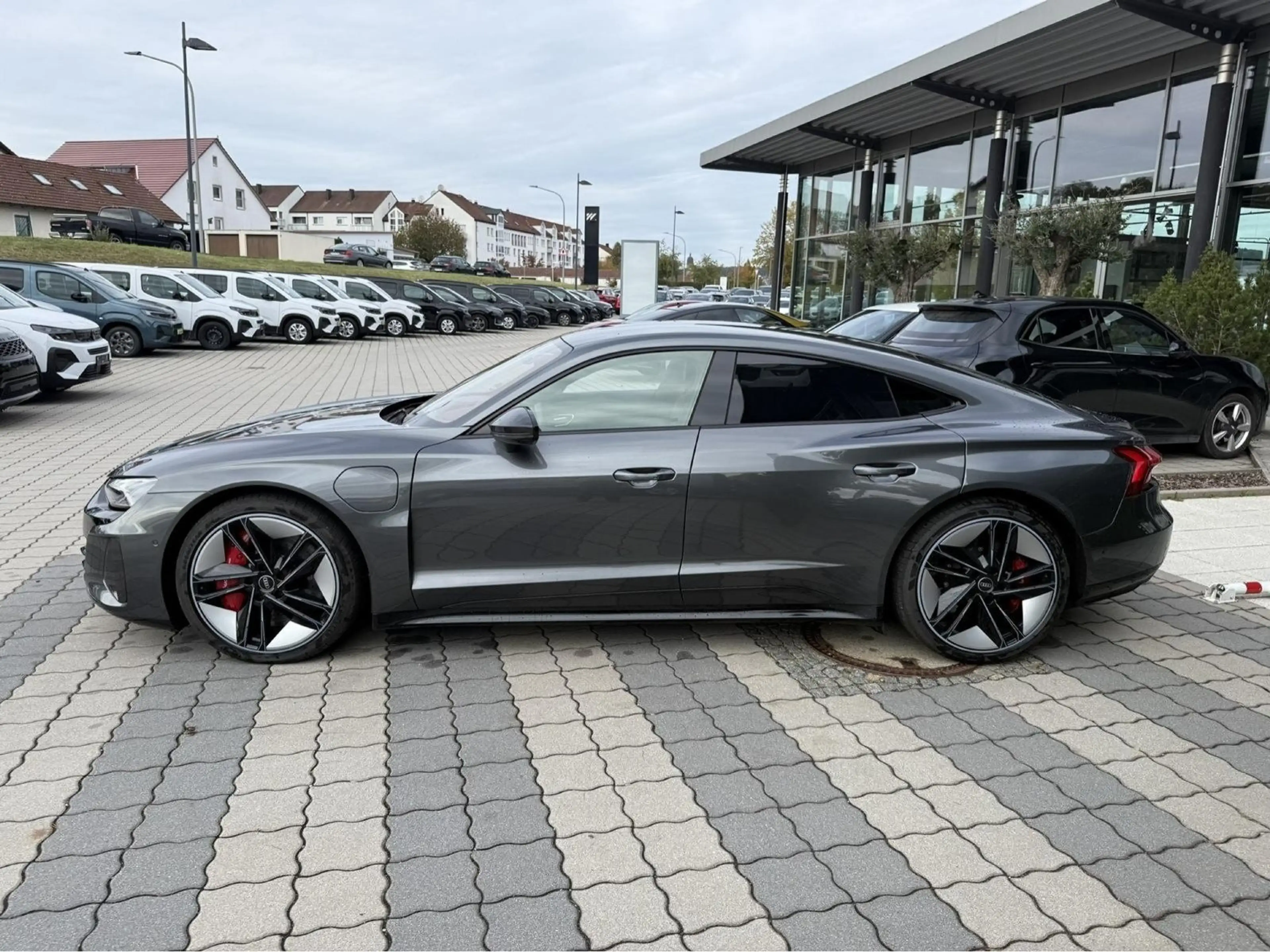 Audi RS e-tron GT quattro B&O Matrix Virtual 360° ACC — photo 14