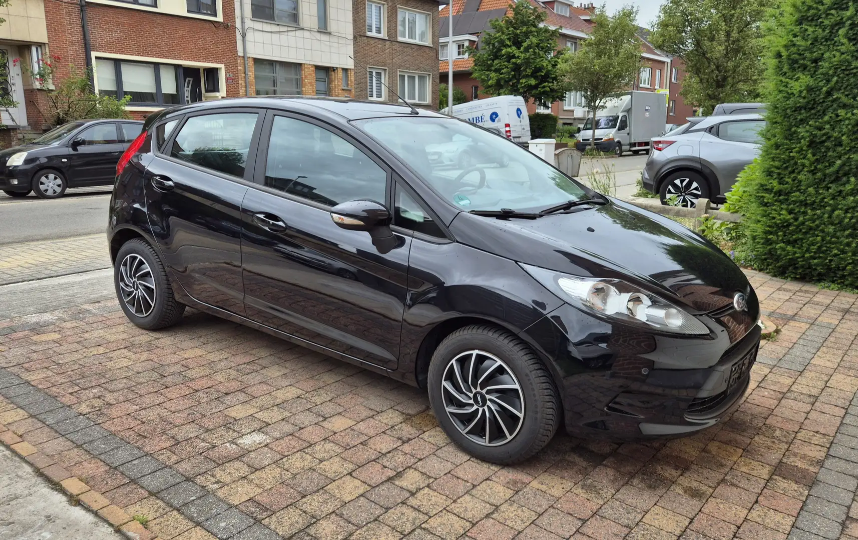 Ford Fiesta 1.25i Titanium - 12 mois garantie, Capteurs AV/AR Noir - 1
