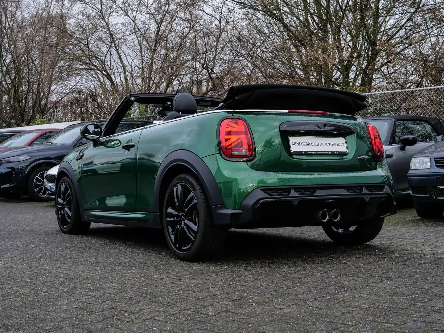 MINI John Cooper Works Cabrio John Cooper Works Apt.FW RFK ACC DA PA H/K DAB HuD Groen - 2