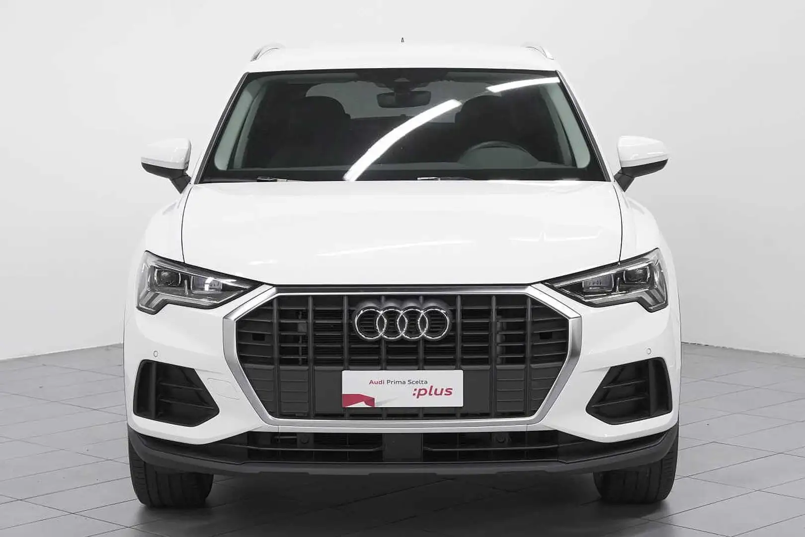 Audi Q3 1.4 TFSIe Stronic Business Bianco - 2