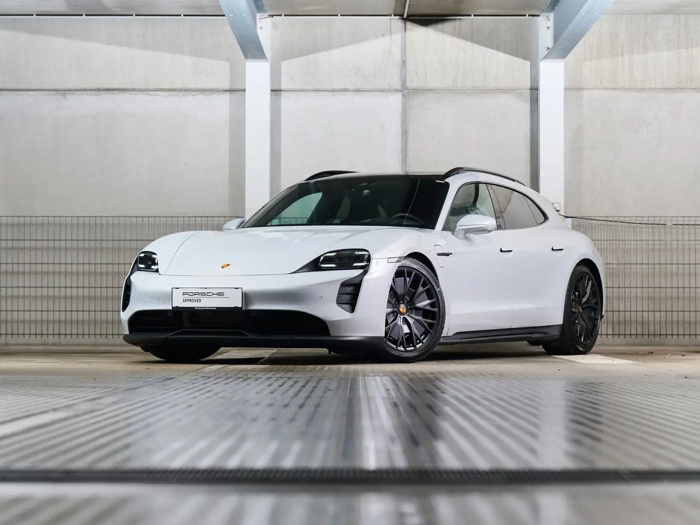 Porsche Taycan GTS Sport Turismo Grau - 1