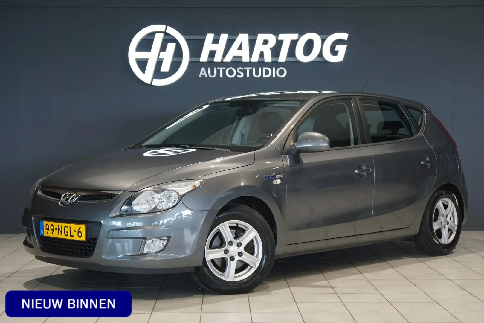 Hyundai i30 1.6i Blue Dynamic + CLIMATE CONTROL / AFN. TREKHAA Gris - 1